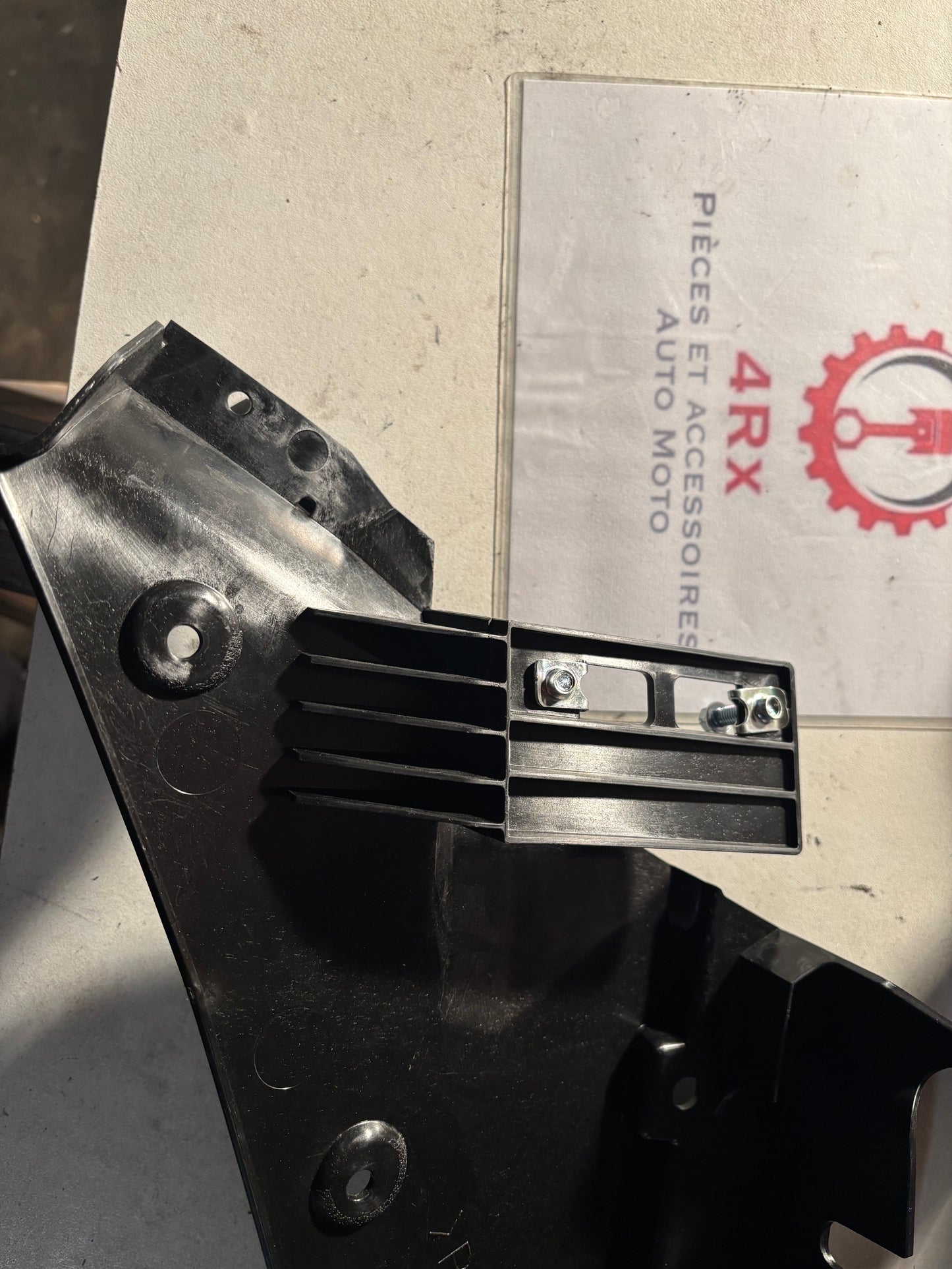 Halterung der inneren Verkleidungsabdeckung links Yamaha r7 2021-2024 BEB 2836K