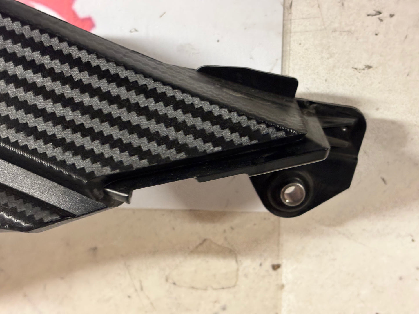 Cache latérale réservoir droit yamaha tracer 900 2015/2017 2PP241390100