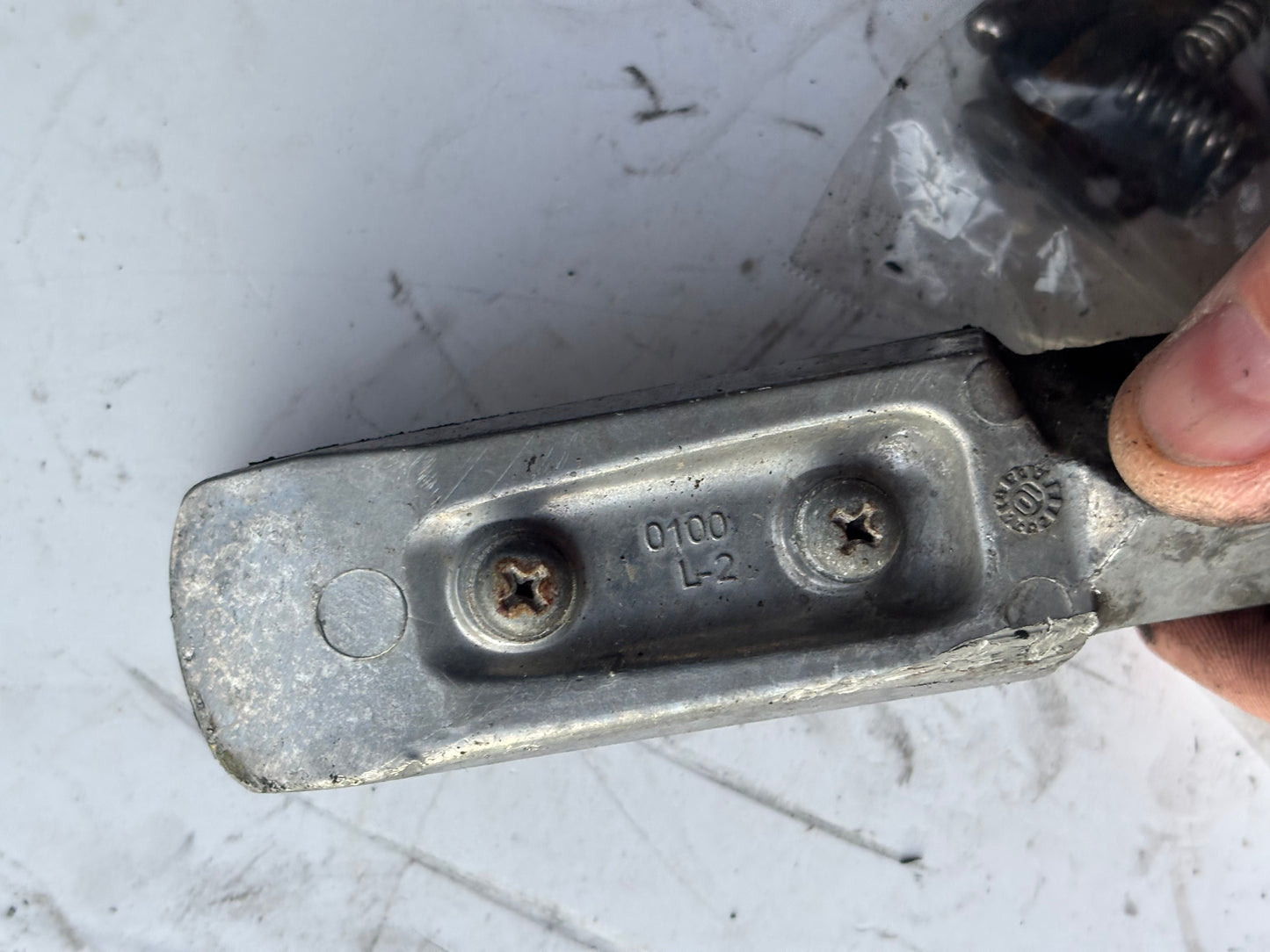 Kawasaki ER6N ER6F linke hintere Fußstütze