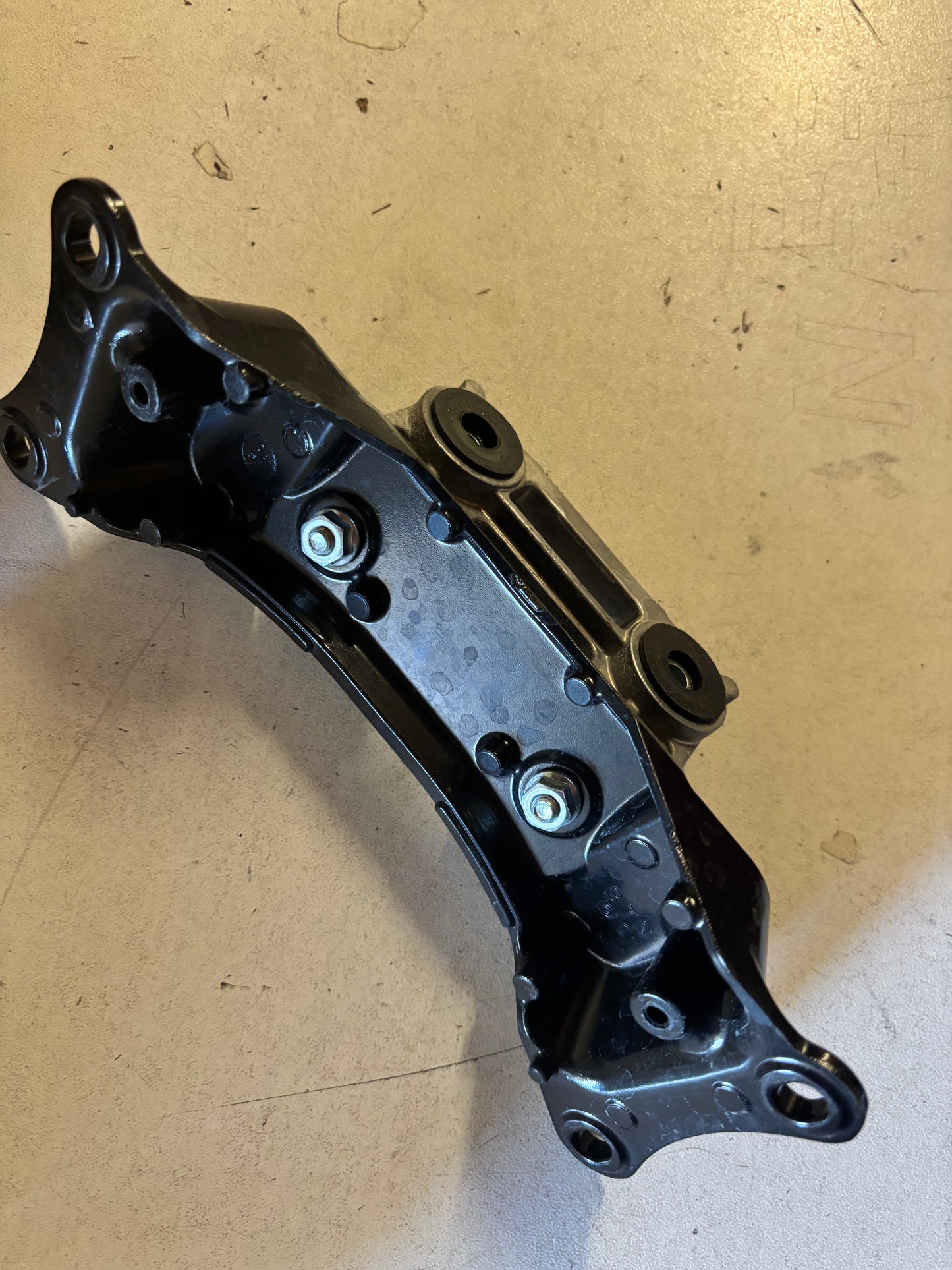 Support réservoir selle yamaha mt 09 2021-2024