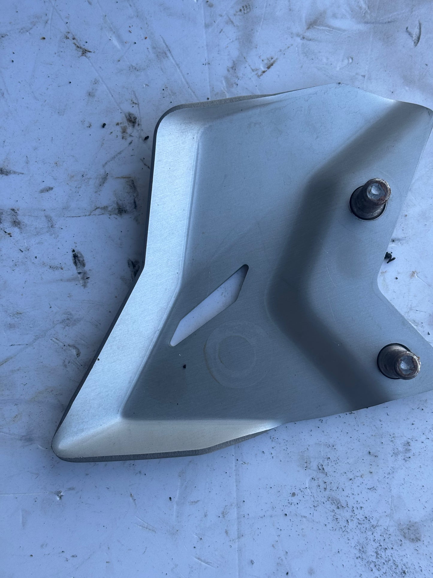 Plaque protège talon droit Kawasaki z650 2017/2024