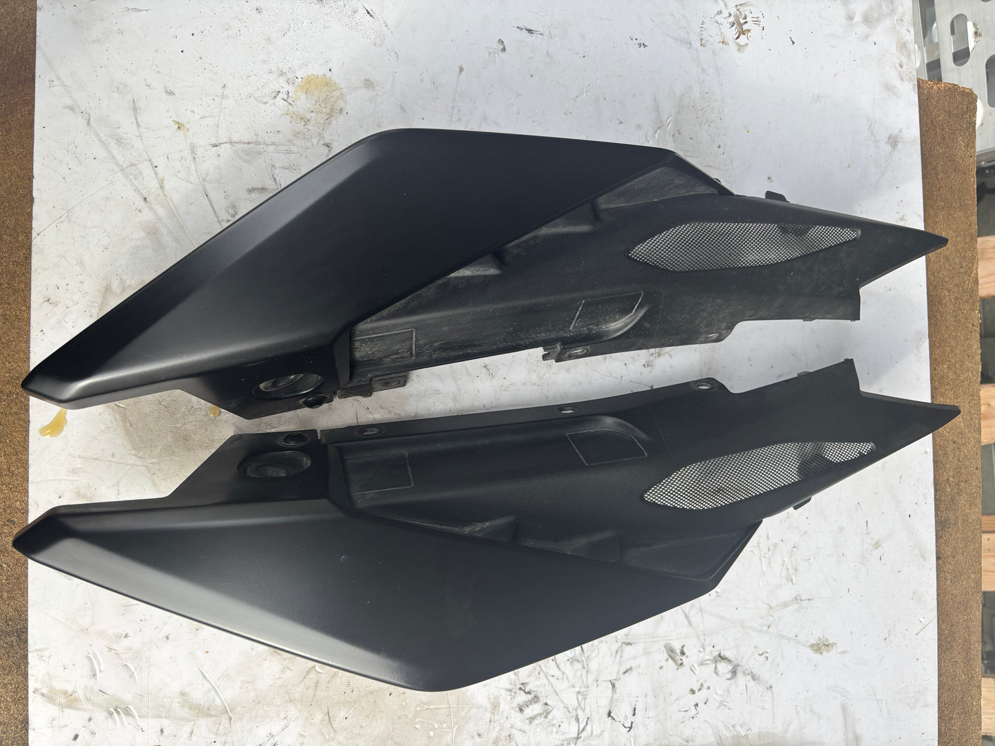 Rechte und linke Heckverkleidung Yamaha mt09 2017/2020