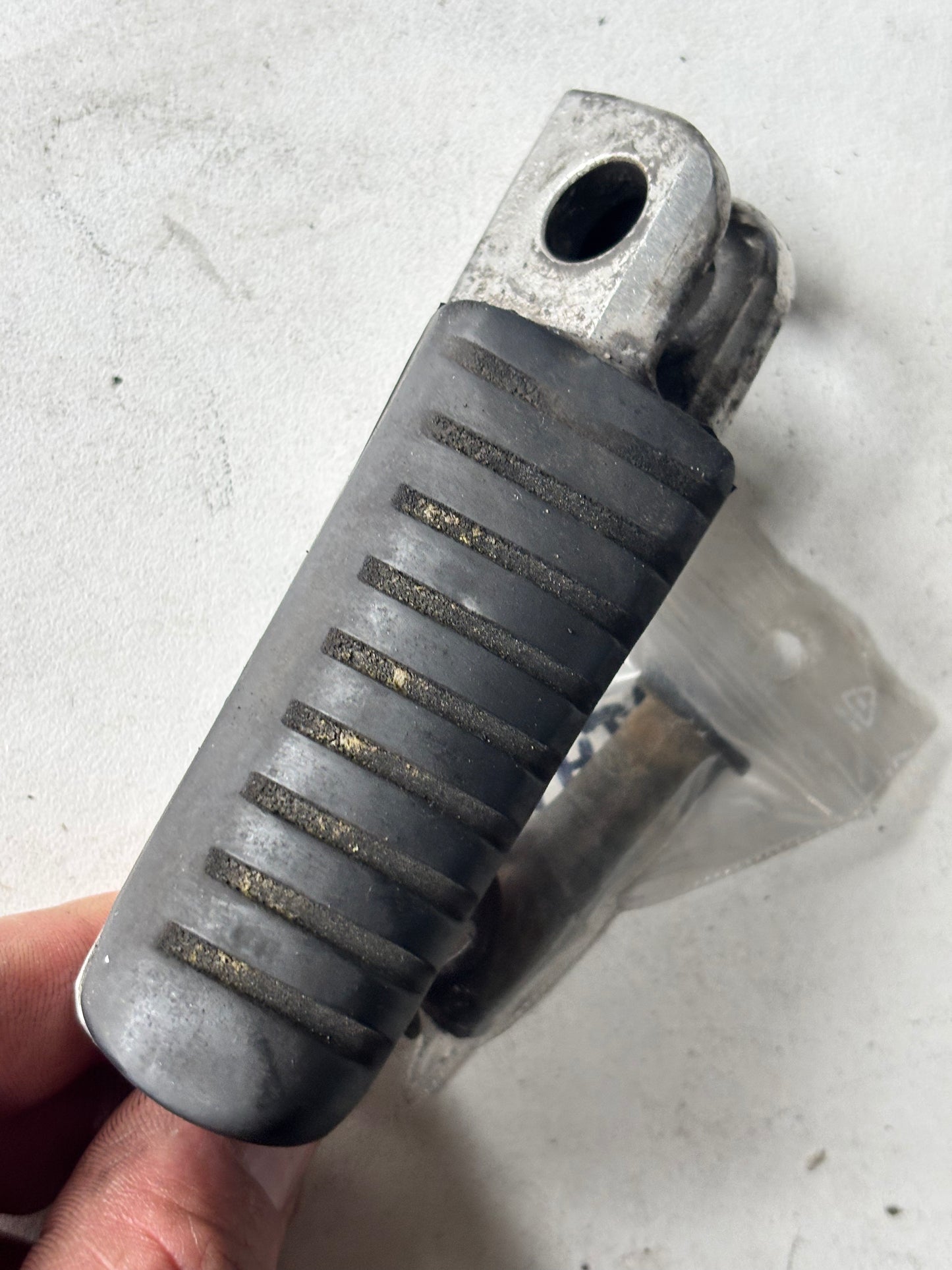 Repose cale pied avant conducteur gauche kawasaki er6n er6f 2009-2016