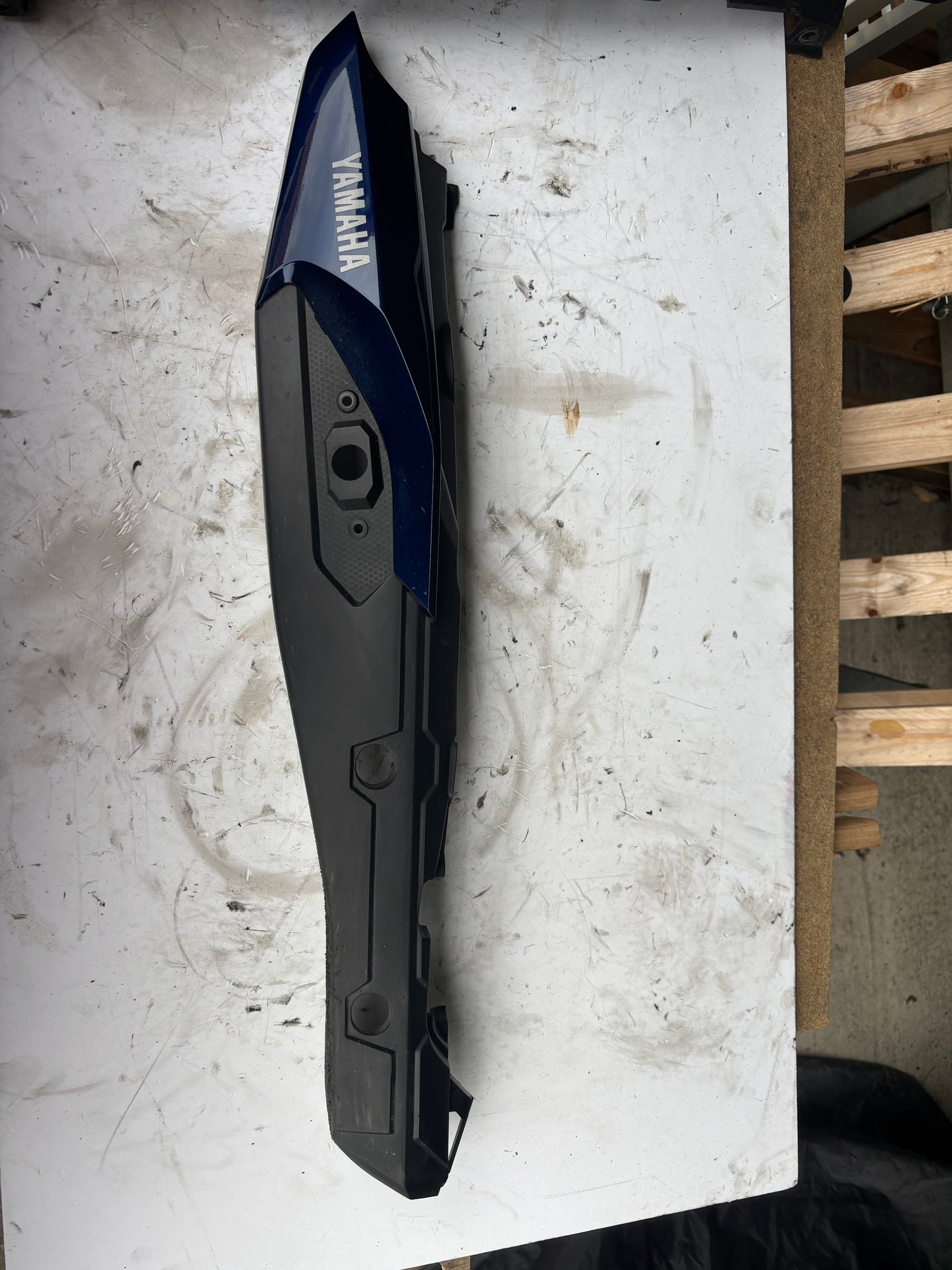 Carénage coque arrière Gauche yamaha tracer 900 2015/2017