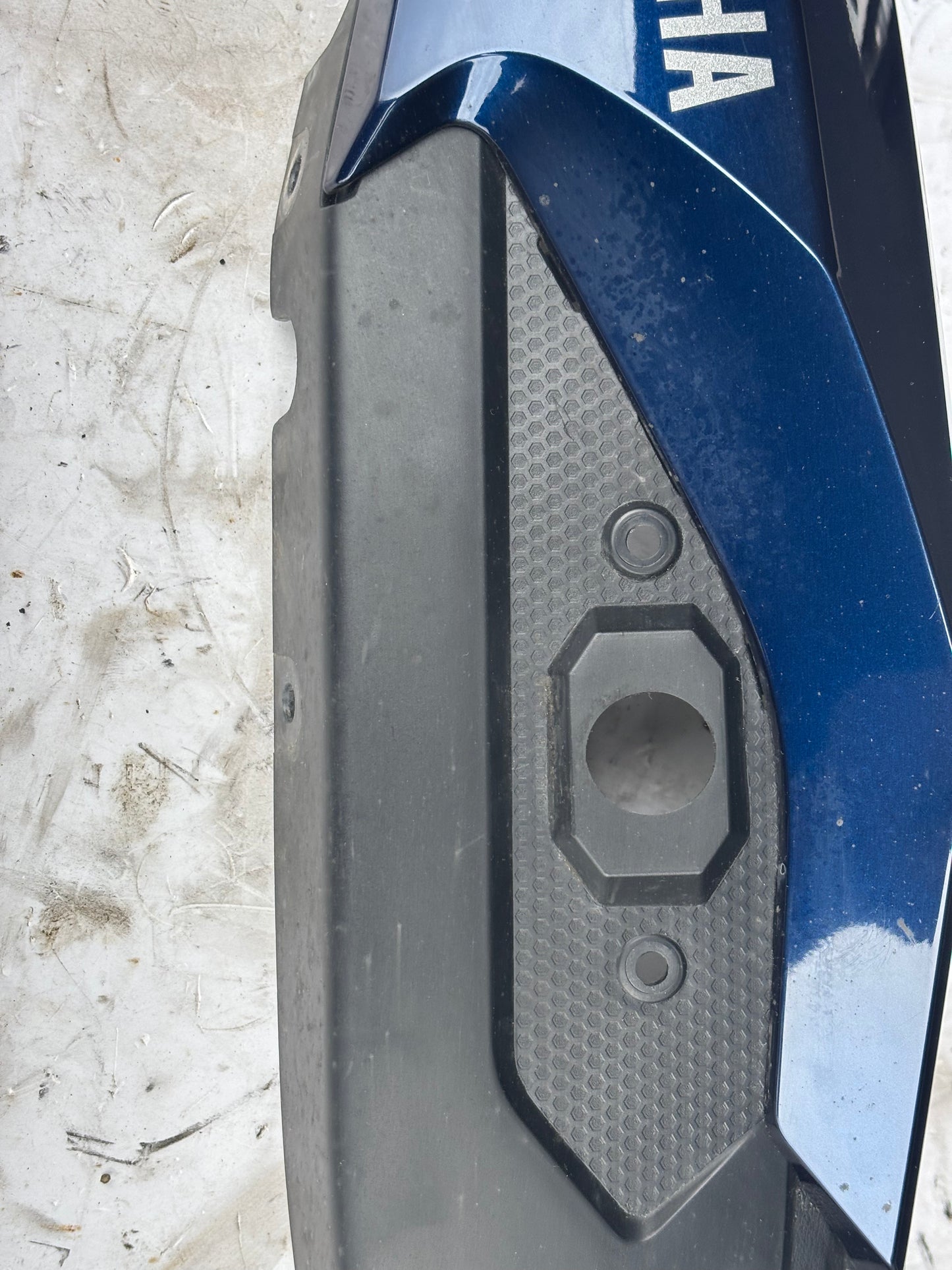 Carénage coque arrière Gauche yamaha tracer 900 2015/2017
