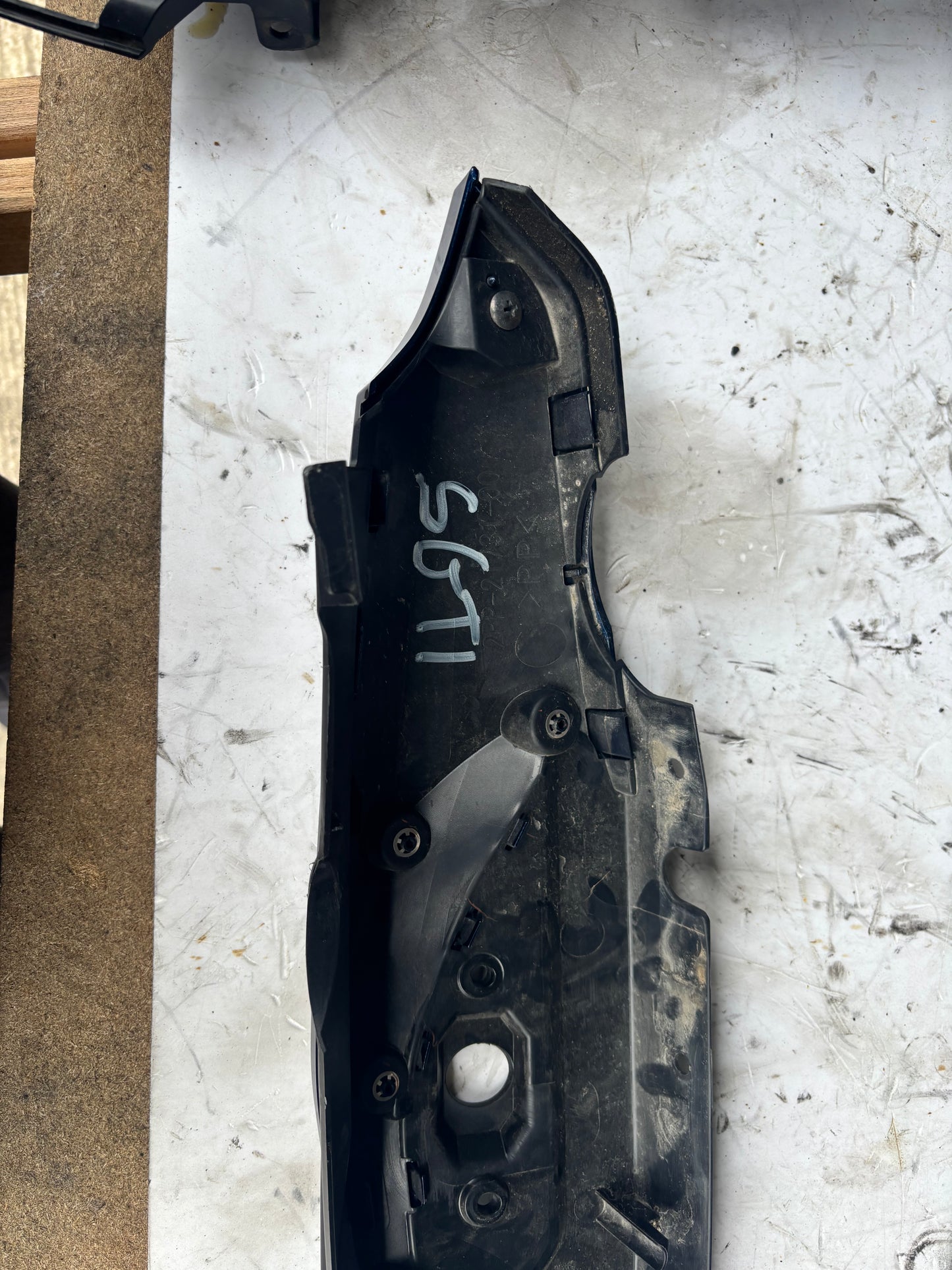 Carénage coque arrière Gauche yamaha tracer 900 2015/2017
