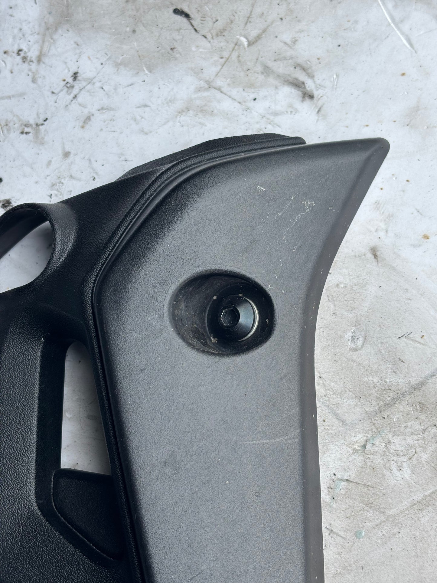 Kühlerhutzen-Blinkerhalterung Yamaha mt07 2021/2024 rechts