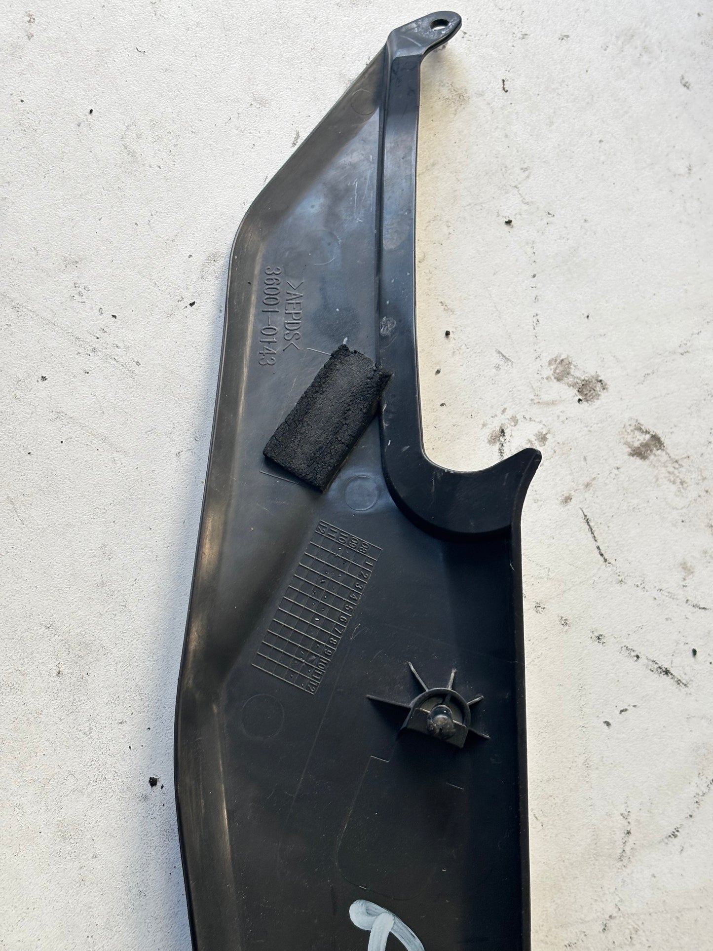 Carénage latéral gauche protection réservoir Kawasaki Er6n er6f 2009/2011