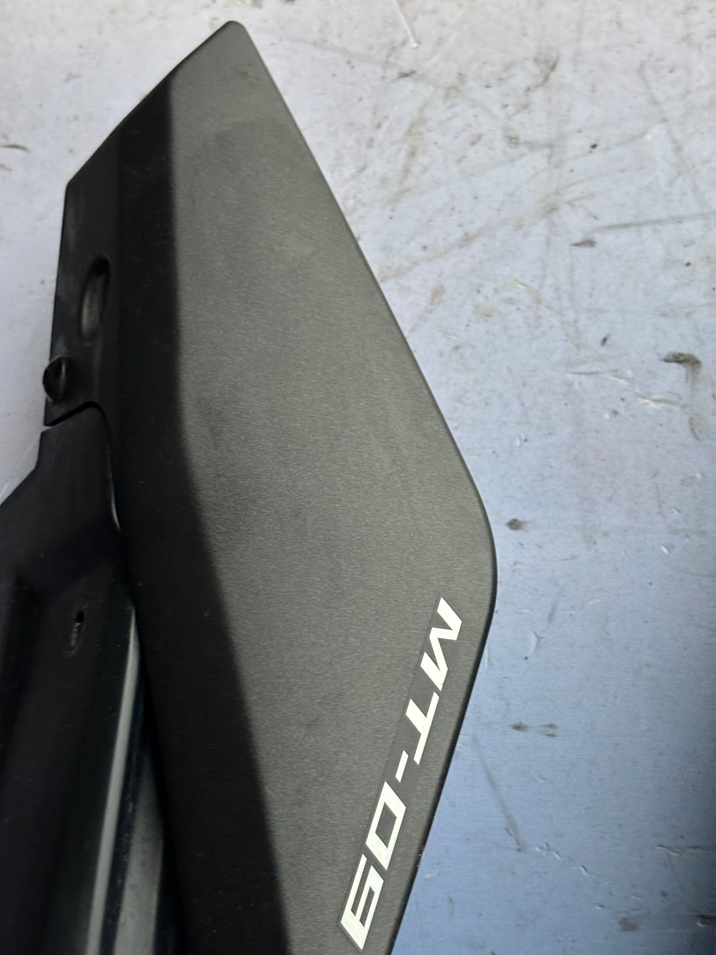 Rechte und linke Heckrumpfverkleidung Yamaha MT 09 2013/2016