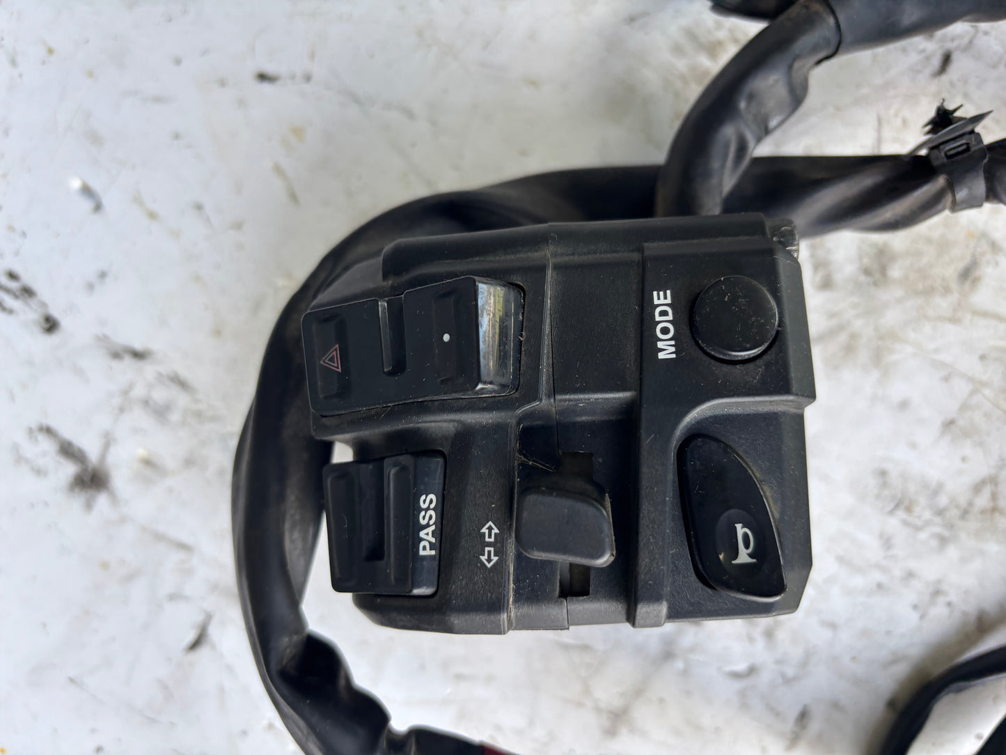 Commodo phare gauche Yamaha tracer 900 2018/2020