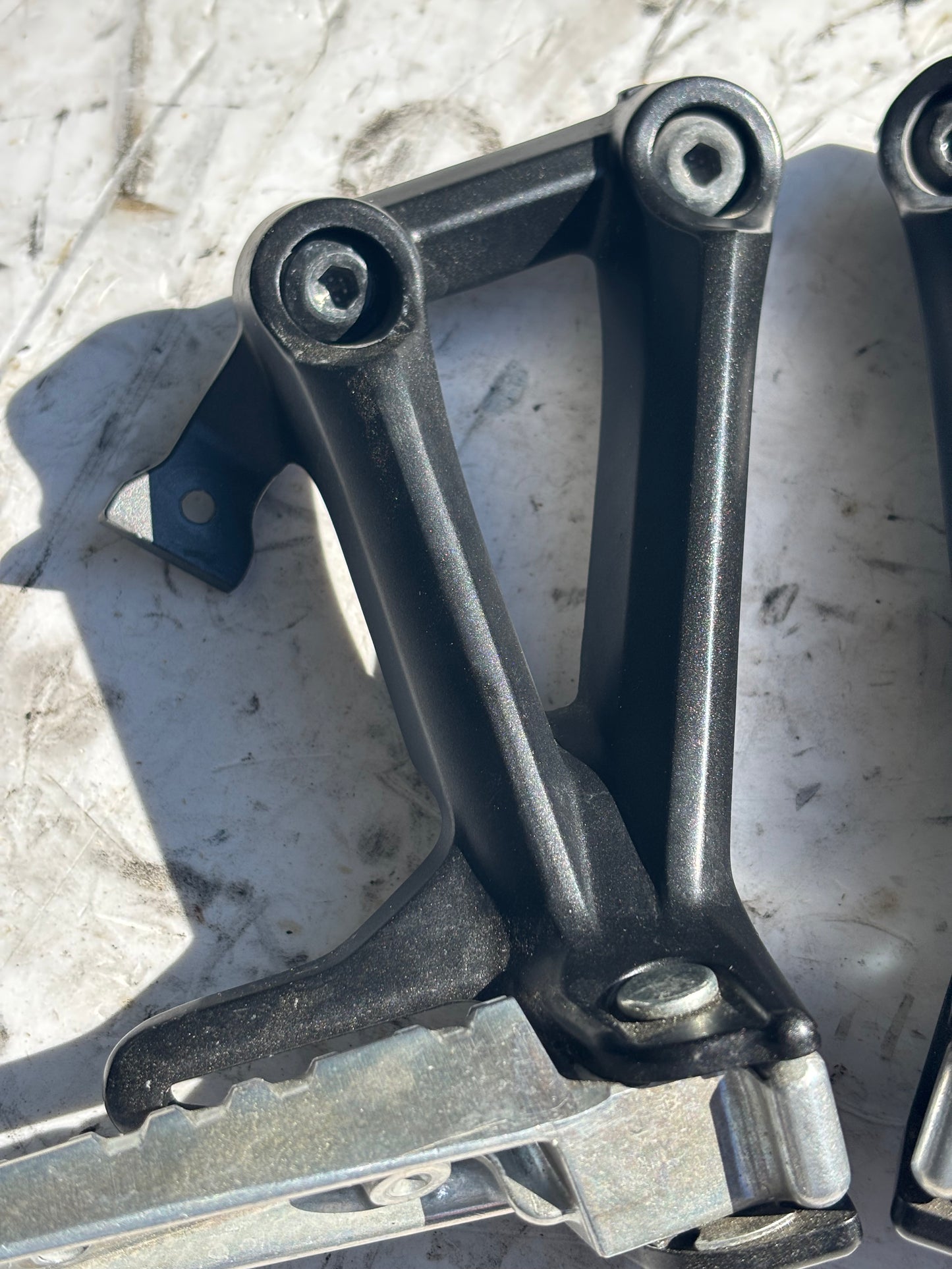 Paar hintere Fußrastenplatten für Yamaha MT09 2017/2020