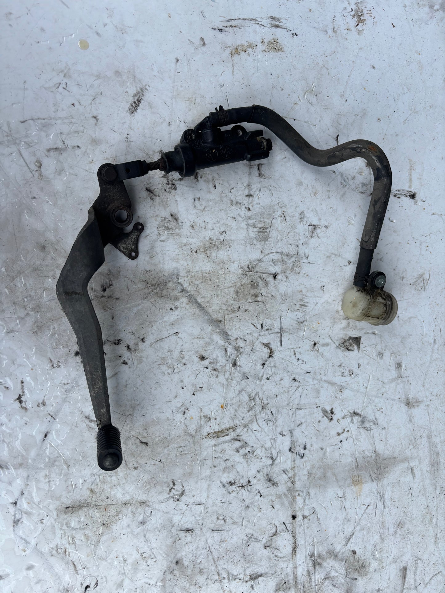 Pédale de frein et maitre cylindre yamaha mt07 2014-2024