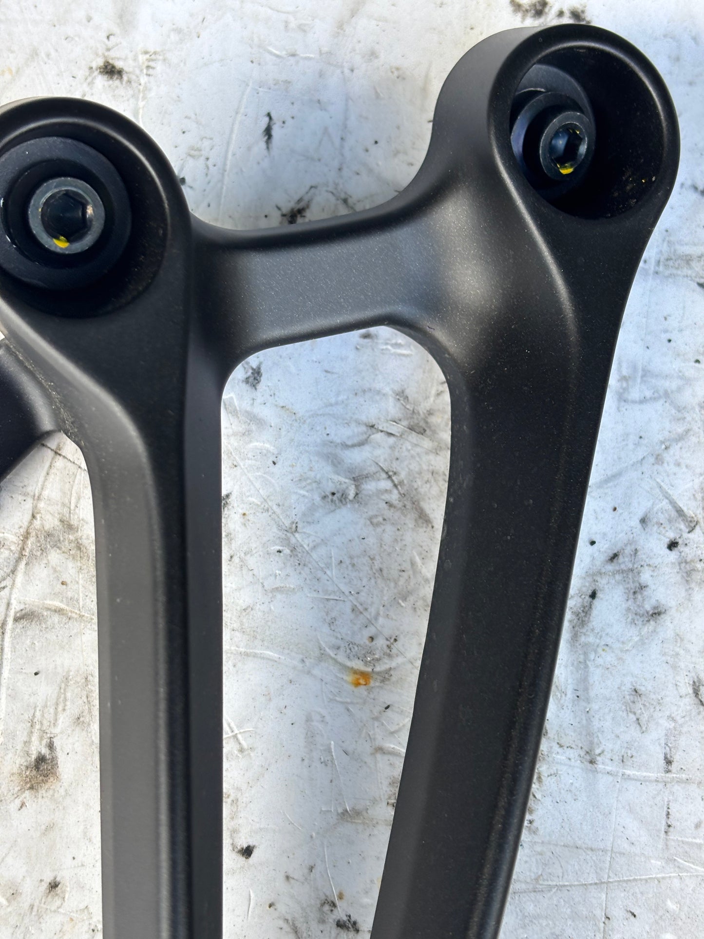 Platine passager cale pied arrière droite yamaha mt 07 mt07 2021/2025