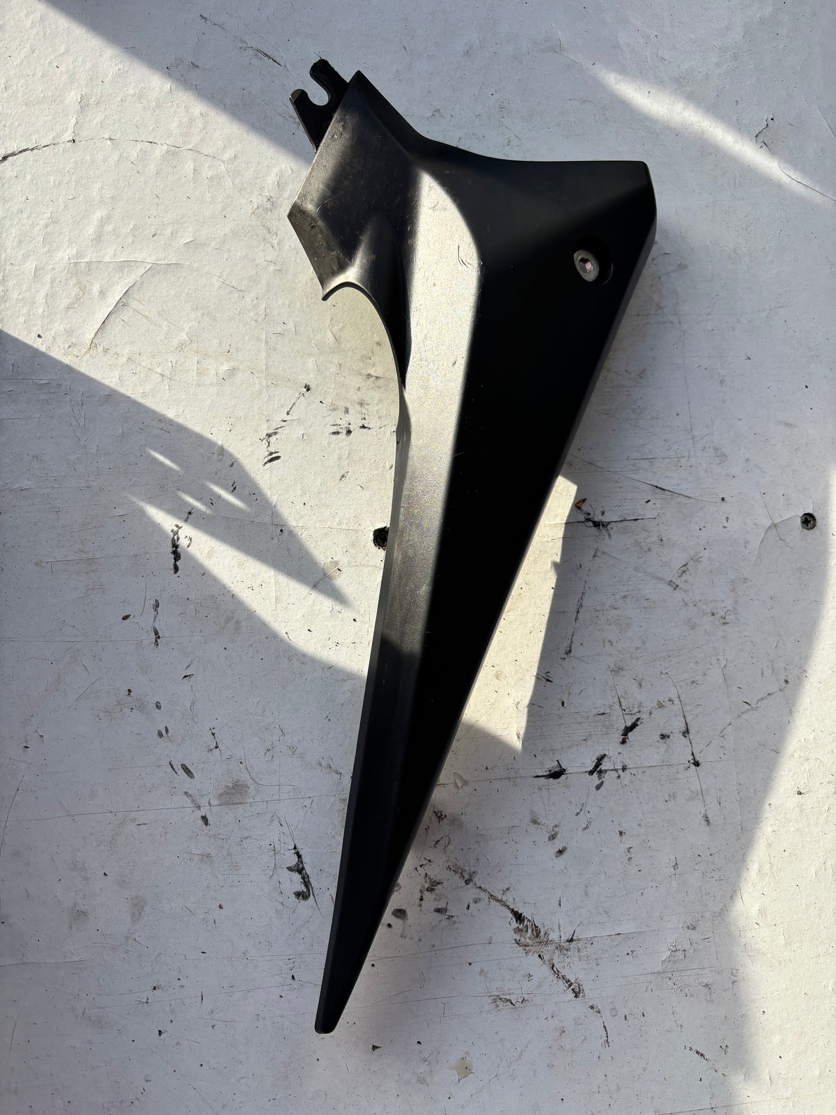 Carénage protection latérale gauche Yamaha Xj6 2009 à 2016