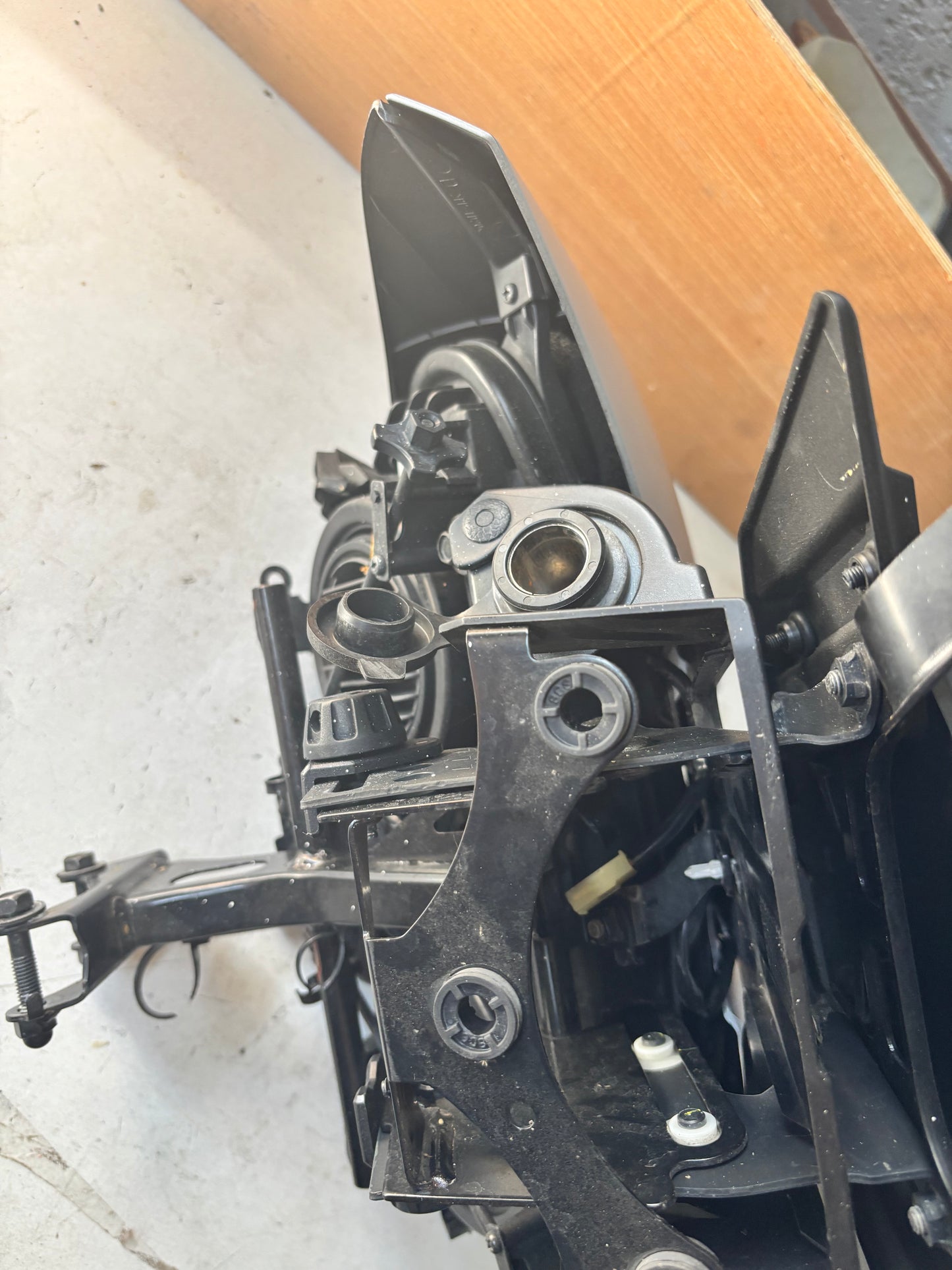 Verkleidungshalterung Spinnenoptik Scheinwerfer Yamaha Tracer 900 2015 bis 2017