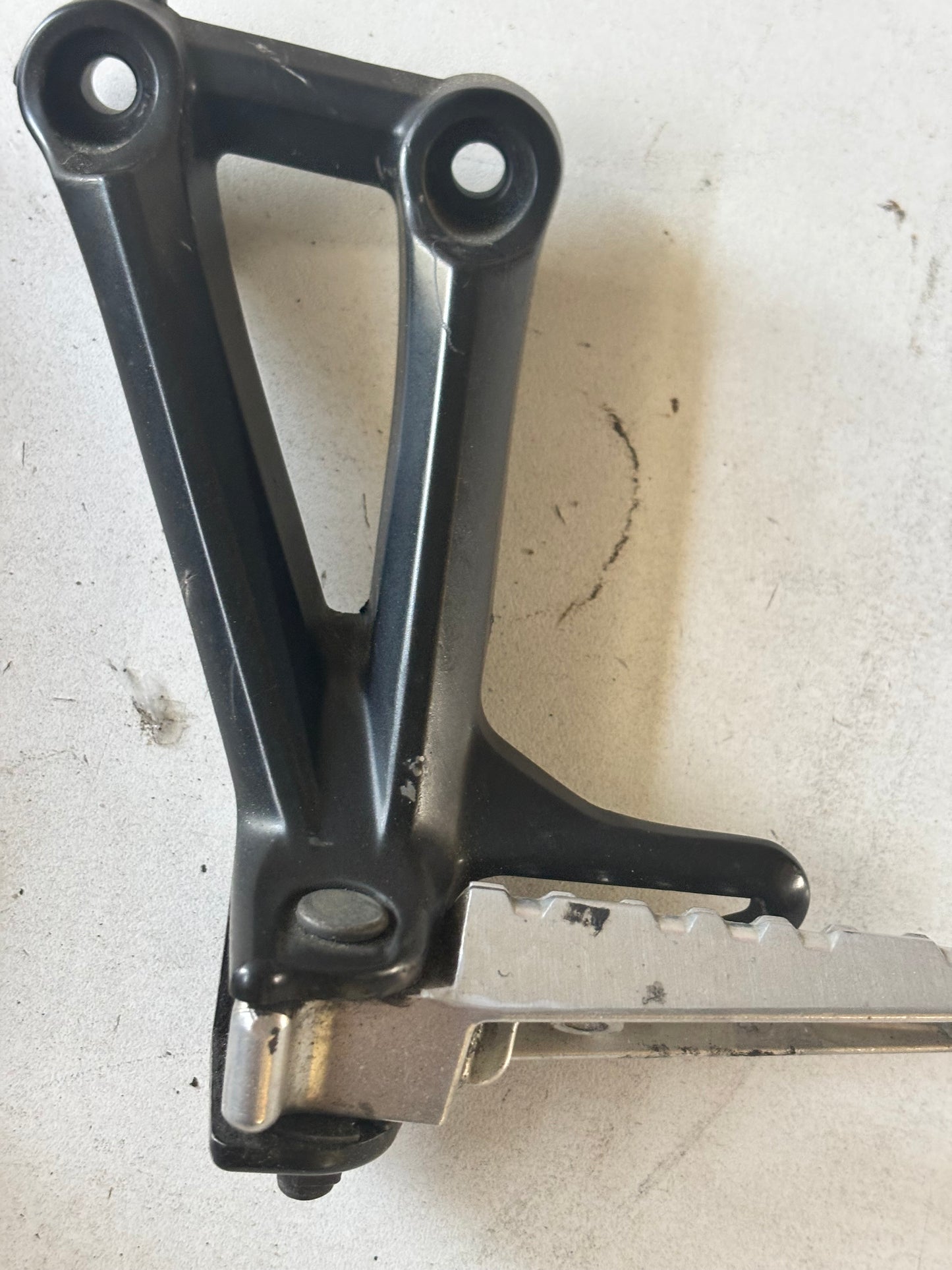 Paire platine repose cale pied arrière Yamaha mt09 2013/2020