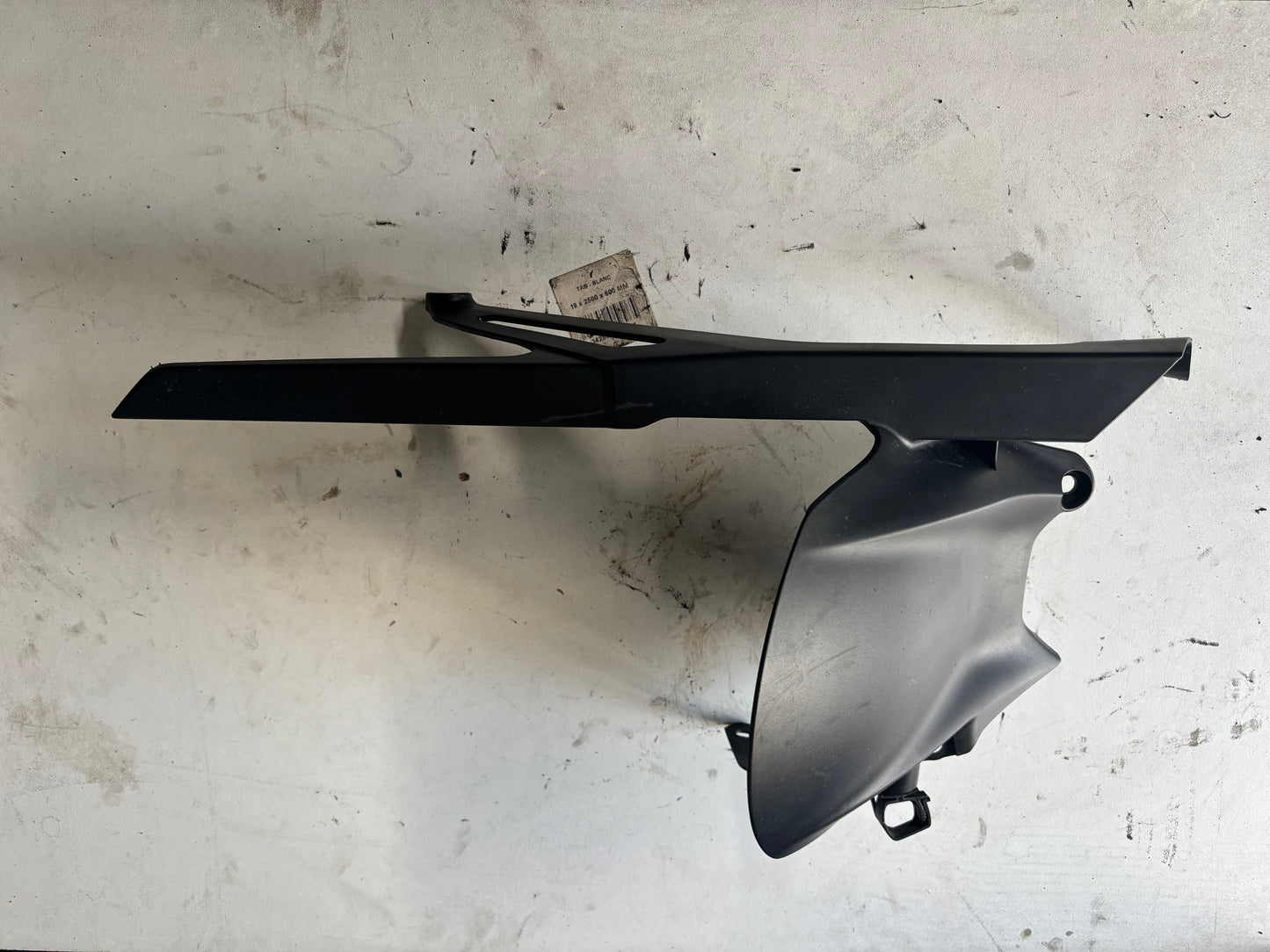 Protège chaîne lèche roue yamaha mt 09 2021-2024