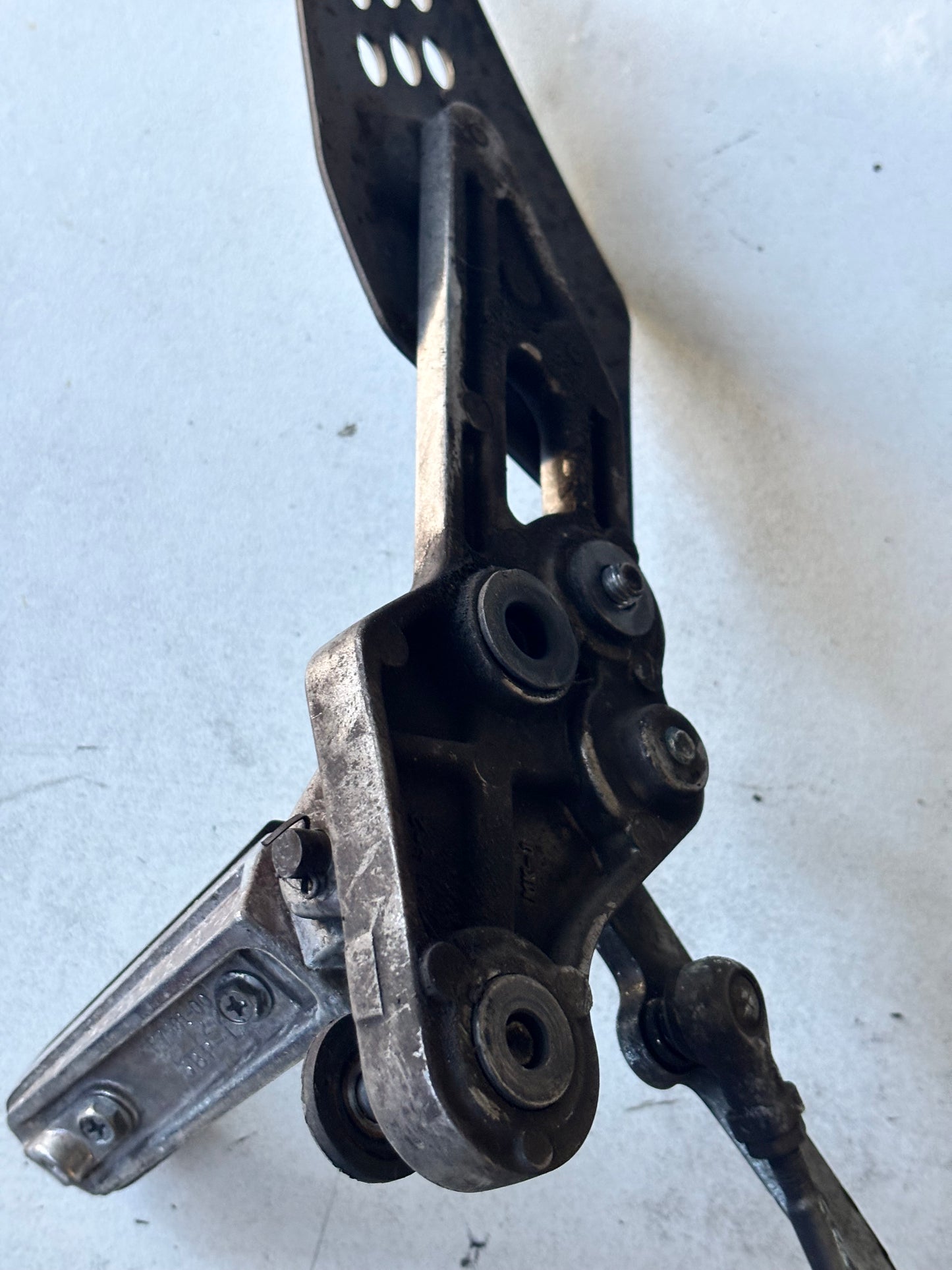 Platine support sélecteur gauche  yamaha mt 07 2014-2024