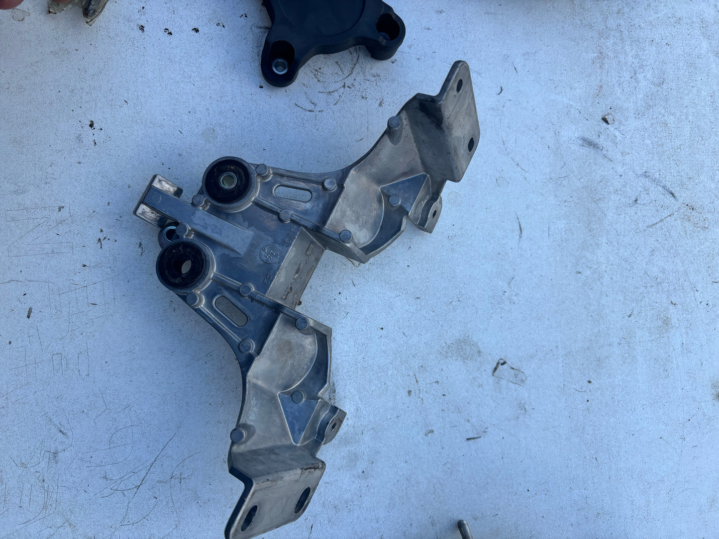 Platine Support réservoir selle yamaha Tenere 700 2019 à 2024 BW3241050100