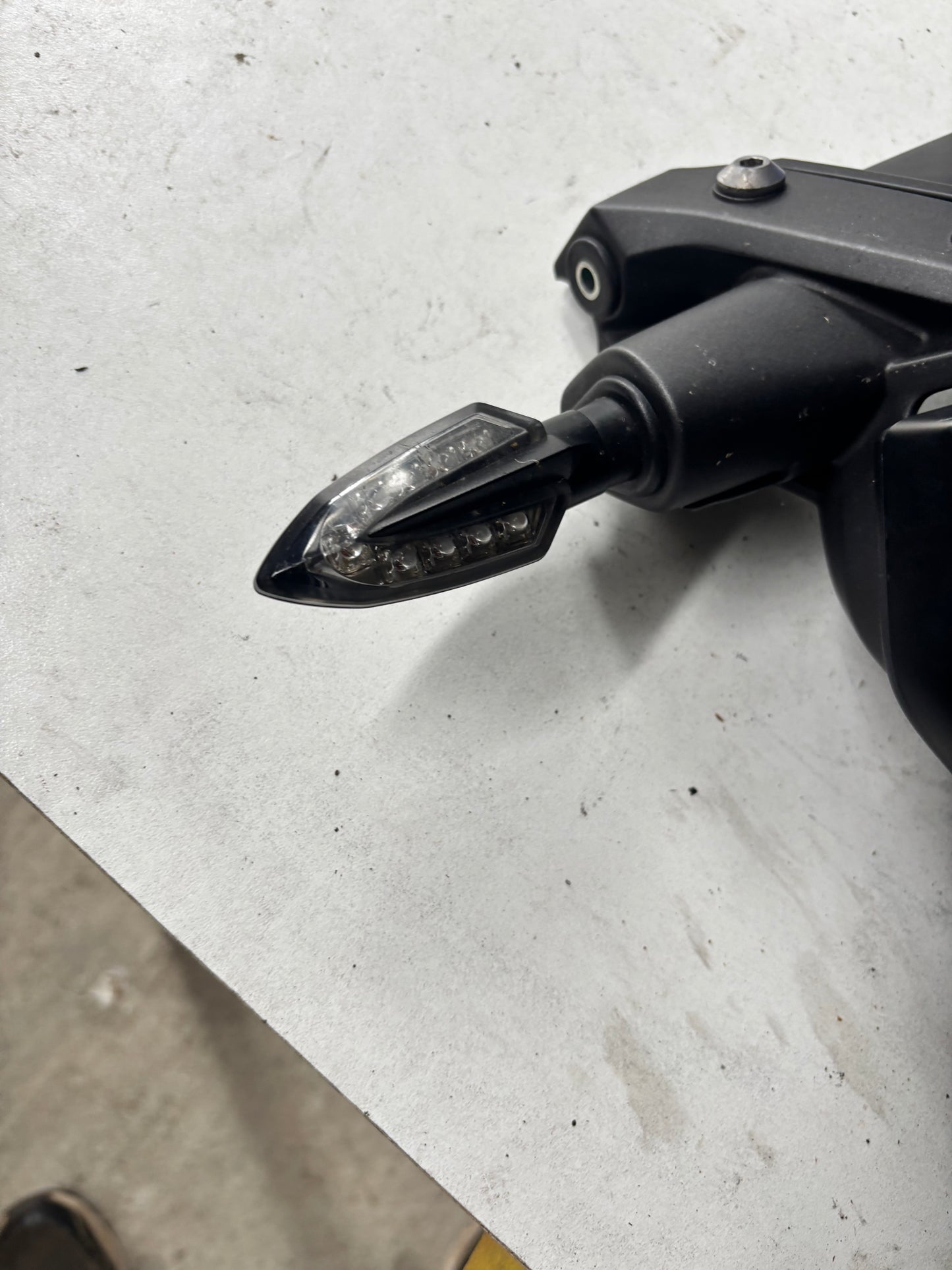 Phare optique tête de fourche  yamaha mt 09 2013-2016
