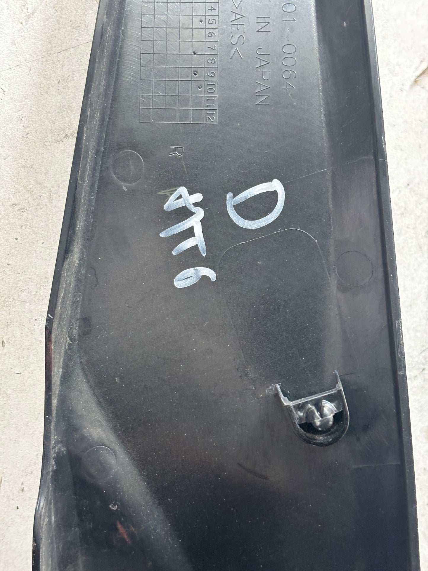 Carénage latéral droit protection réservoir  sous selle Kawasaki Er6n er6f 2005/2008