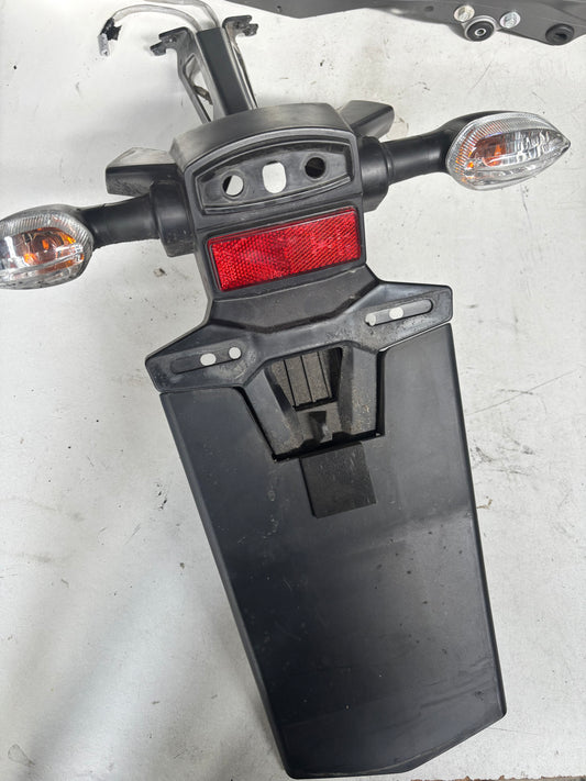 Support plaque immatriculation bavette  Yamaha tracer 900 2015/2020