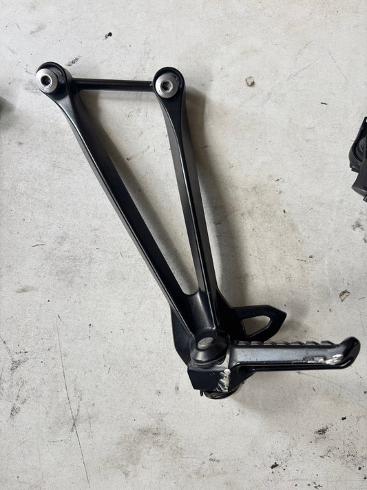 Platine passager Gauche Kawasaki zx6r 2009/2012
