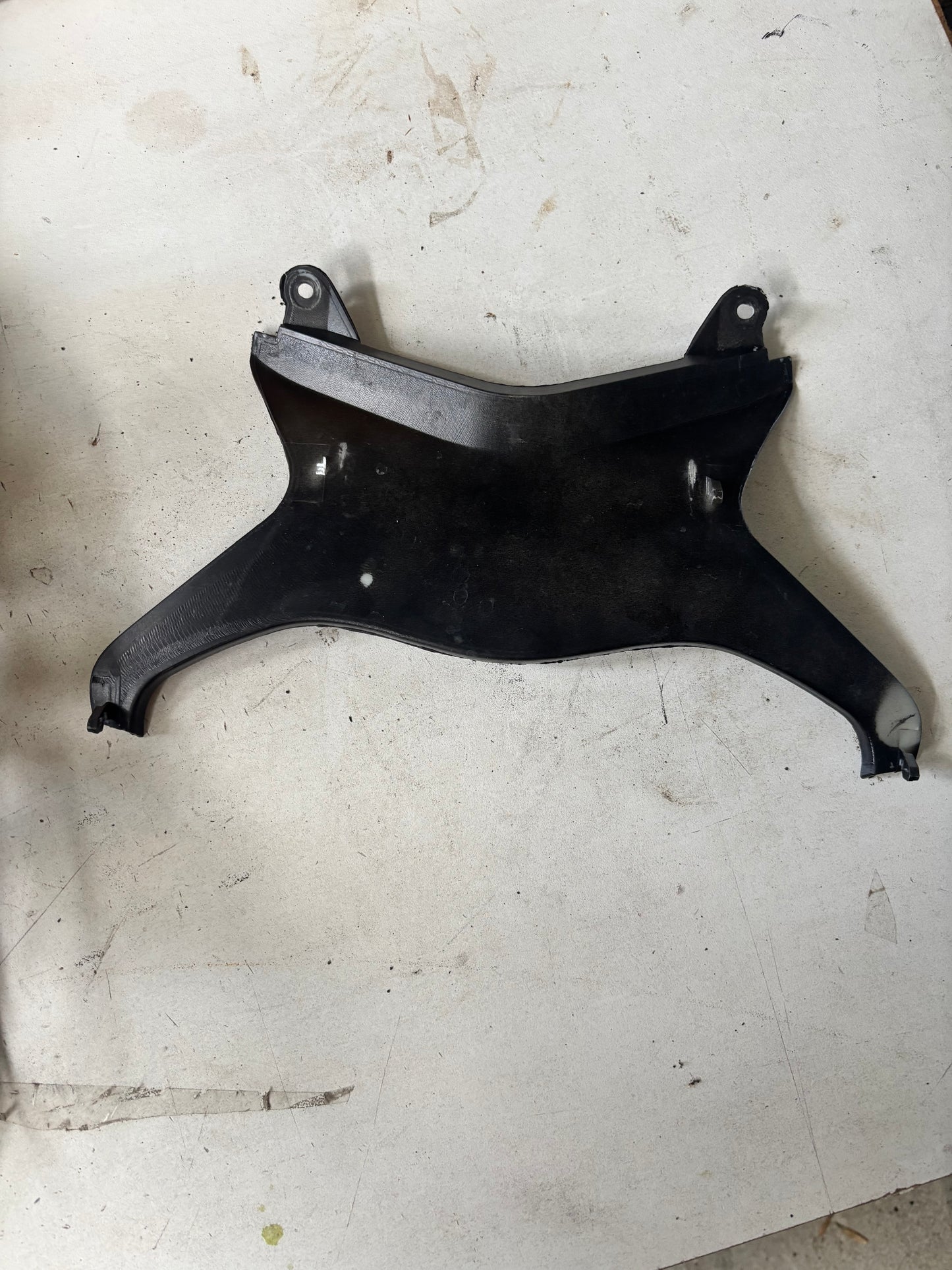 Jonction centrale carénage selle Kawasaki zx6r 2009/2012