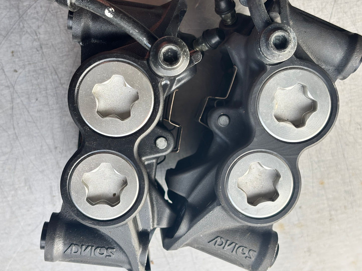 Étrier paire avant  yamaha mt 09 2021-2024