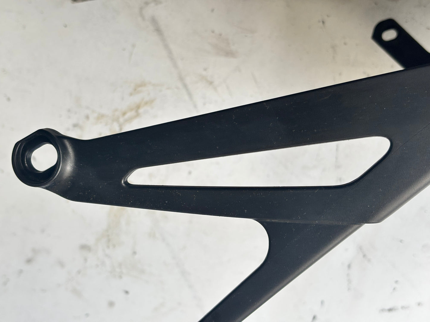 Protège chaîne lèche roue yamaha mt 09 2021-2024