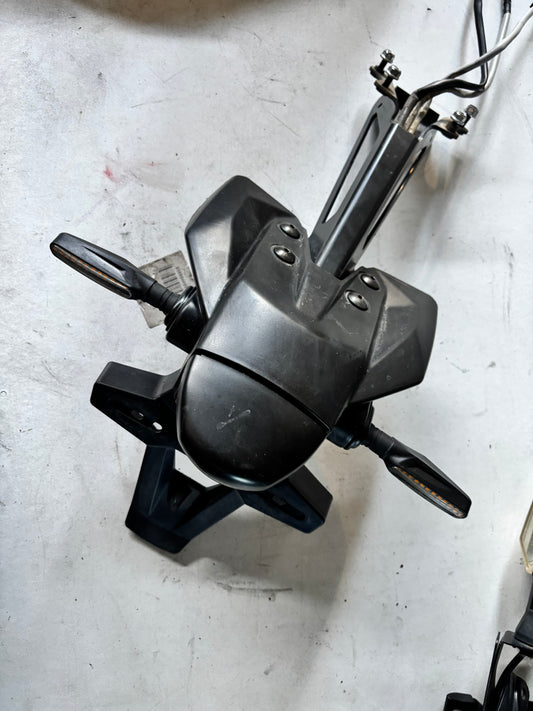 Support plaque immatriculation bavette  Yamaha tracer 900 2015/2020