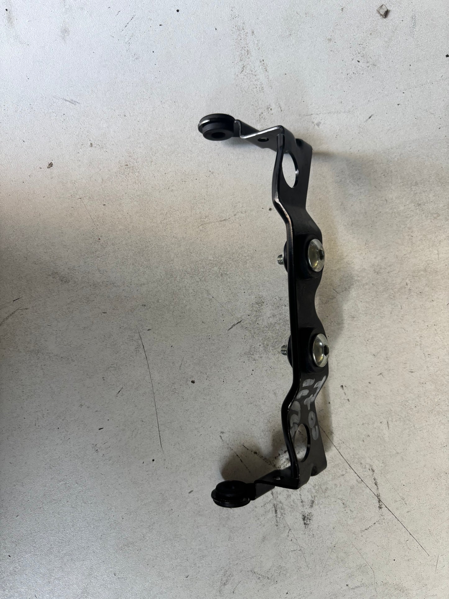Support fixation Réservoir carburant bac essence Yamaha tracer 700 2015/2024
