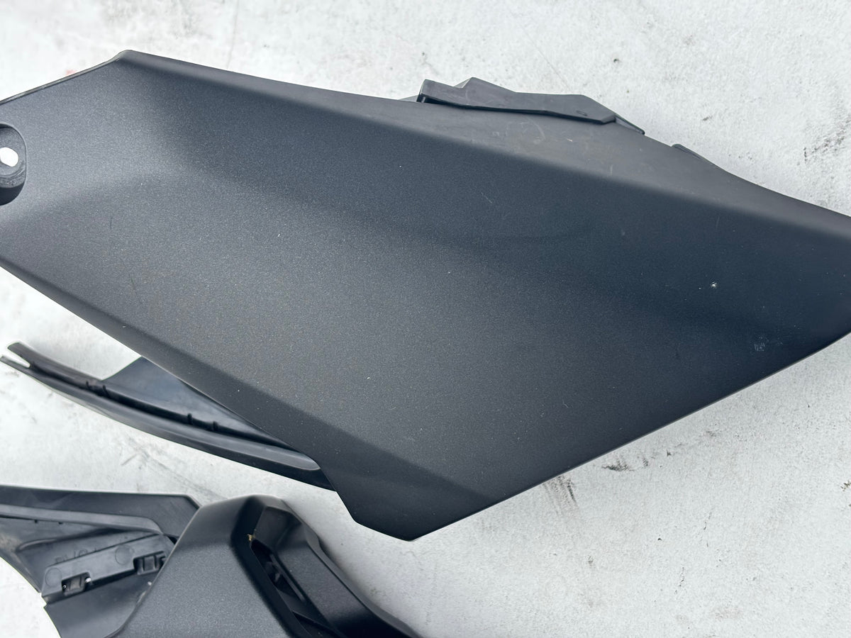 Ecope air réservoir droite et gauche yamaha mt 09 2017- 2020
