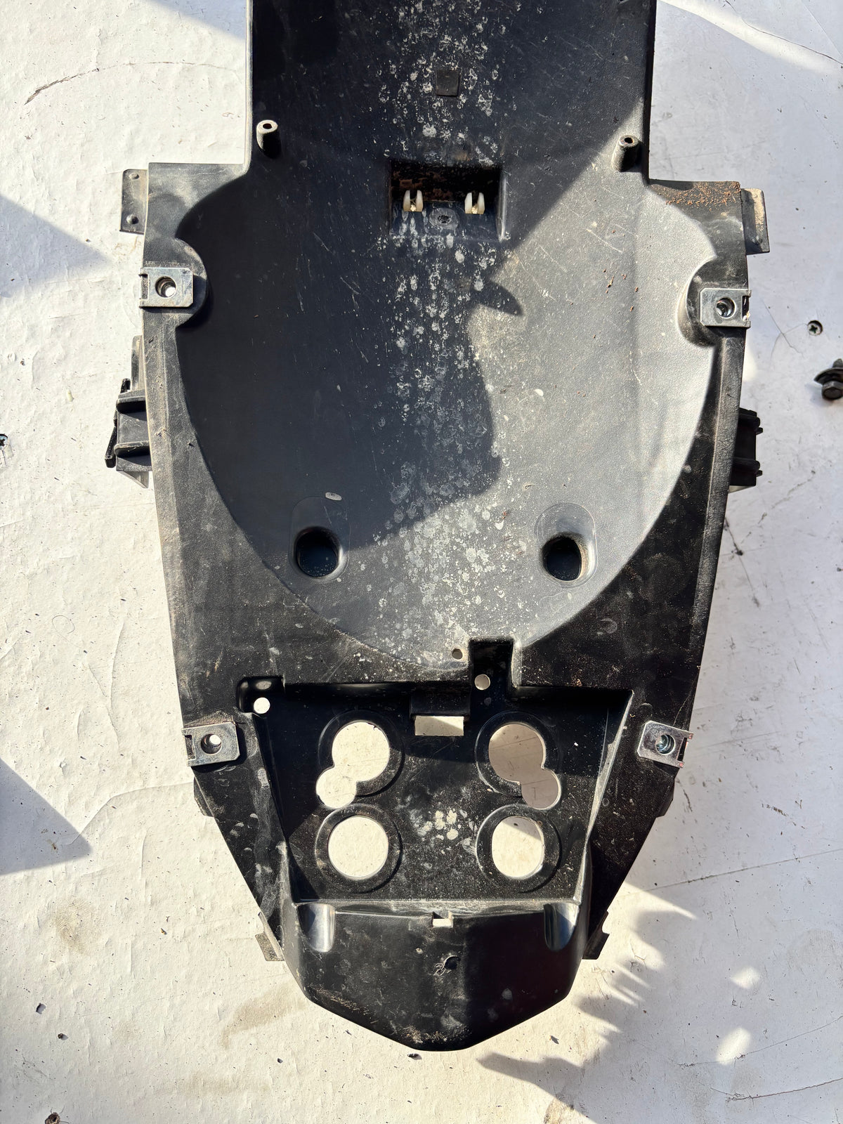 Passage de roue bac batterie Yamaha Xj6 2009 à 2016