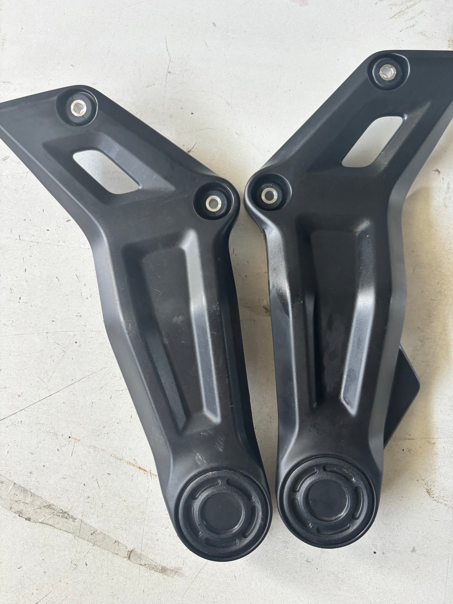 Paire protection protège cadre mt 07 plastique noir 2014-2024