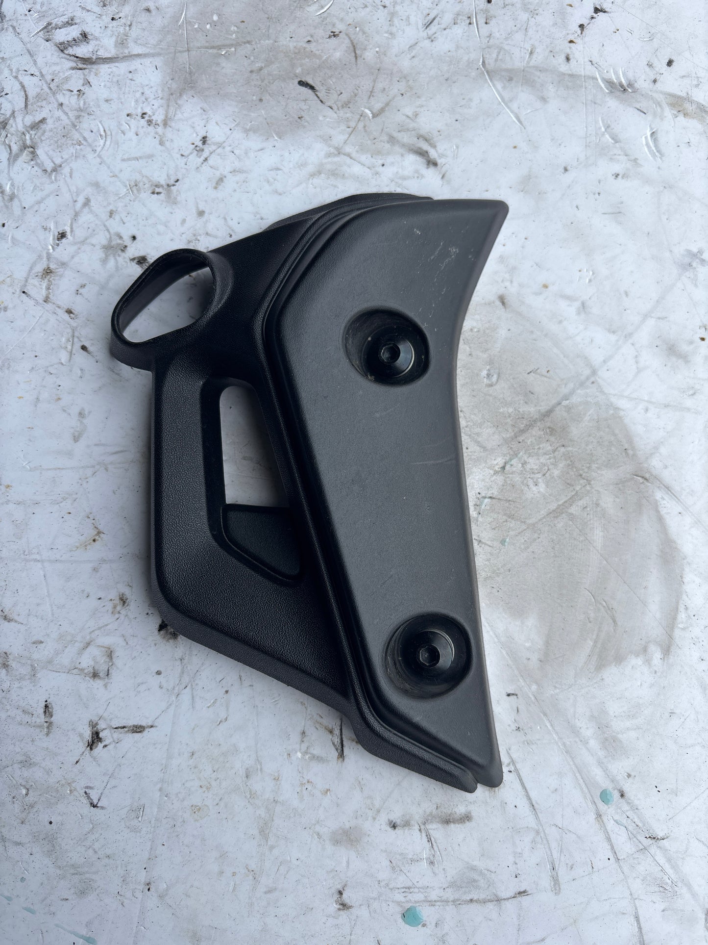 Kühlerhutzen-Blinkerhalterung Yamaha mt07 2021/2024 rechts