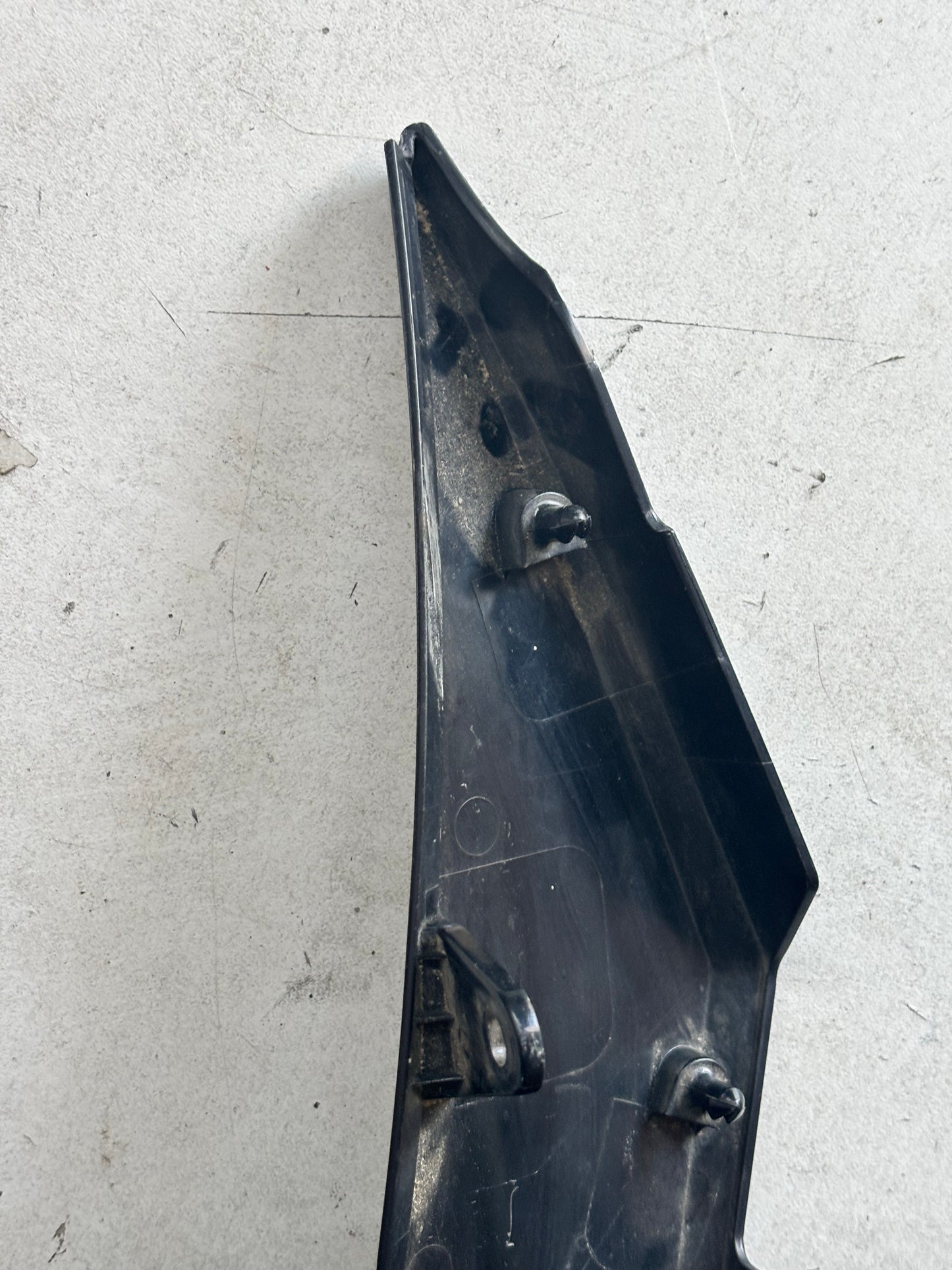 Carénage latéral droit protection réservoir  sous selle Kawasaki Er6n er6f 2005/2008