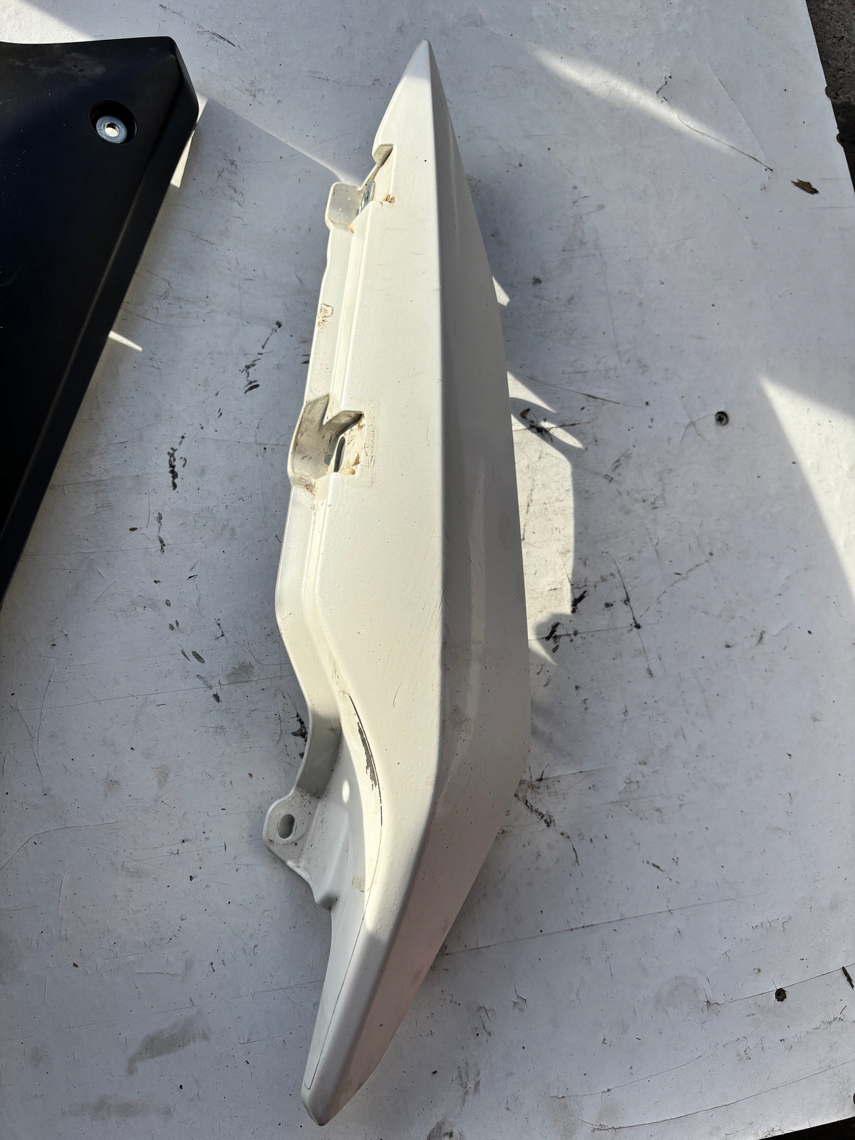 Coque carénage arrière gauche Yamaha Xj6 2009 à 2016