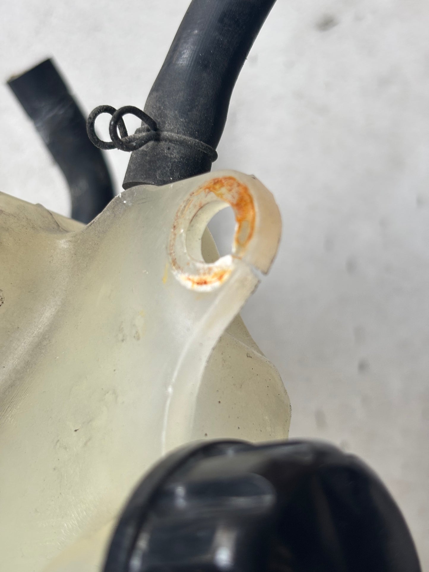 Kawasaki zx6r 2009/2012 coolant tank