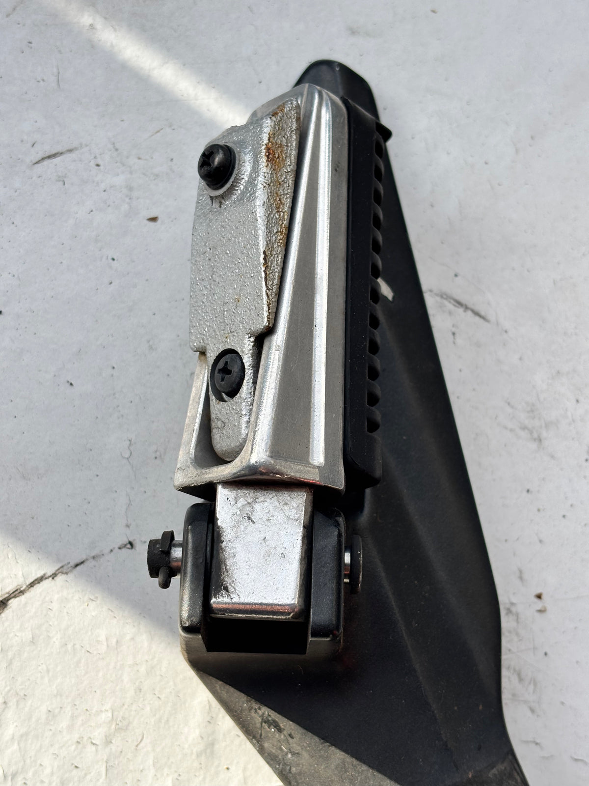 Platine repose pied droit Yamaha Xj6 2009 à 2016