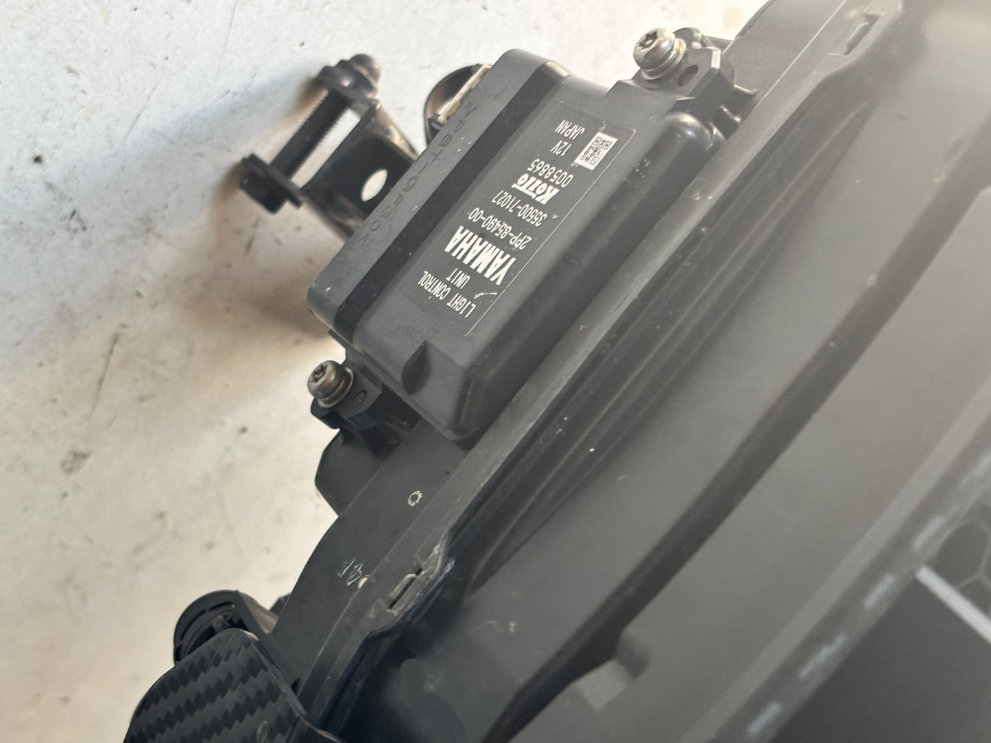 Verkleidungshalterung Spinnenoptik Scheinwerfer Yamaha Tracer 900 2015 bis 2017