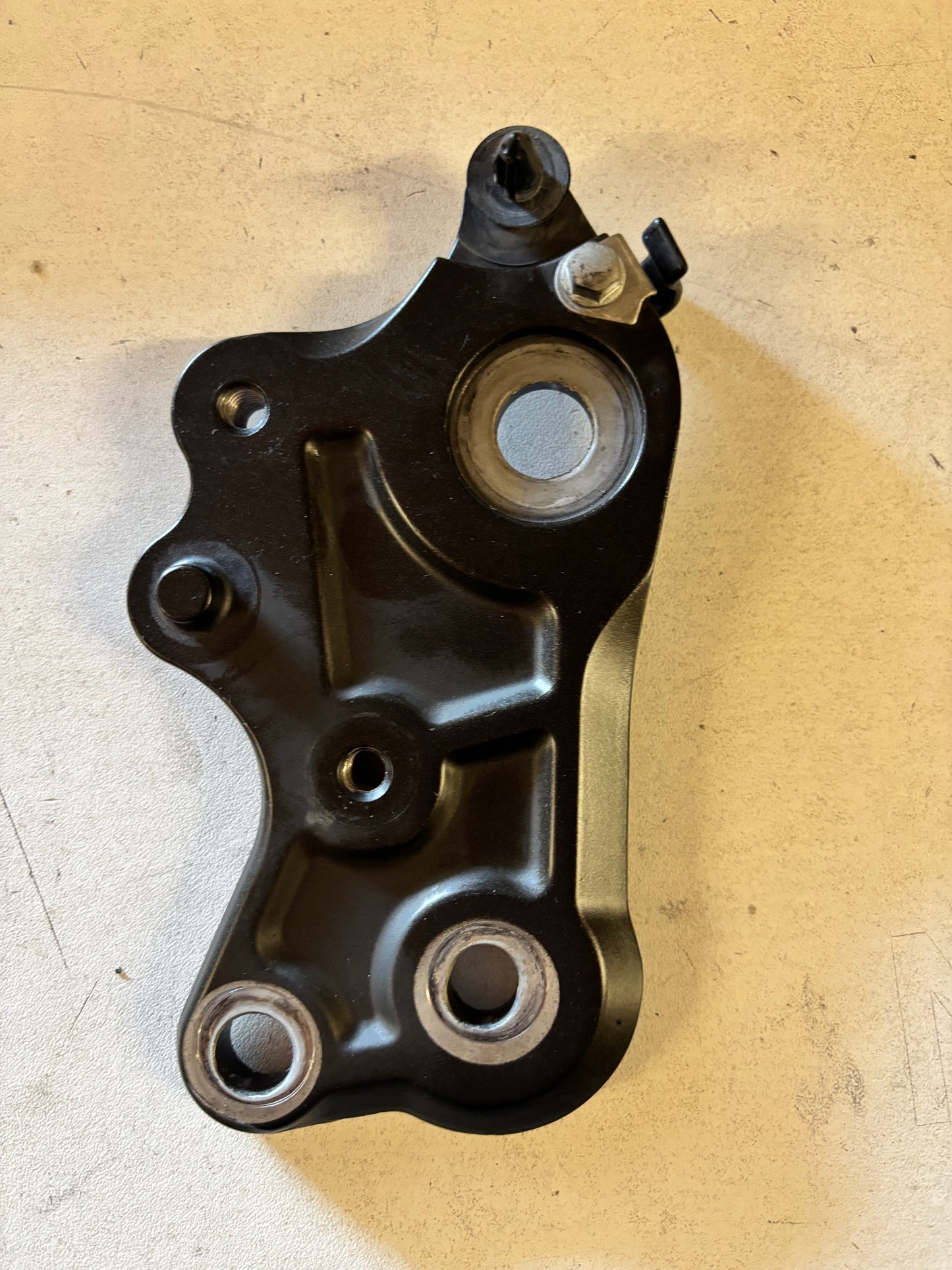 support Platine droite  yamaha mt-07 tracer 700 2014/2024