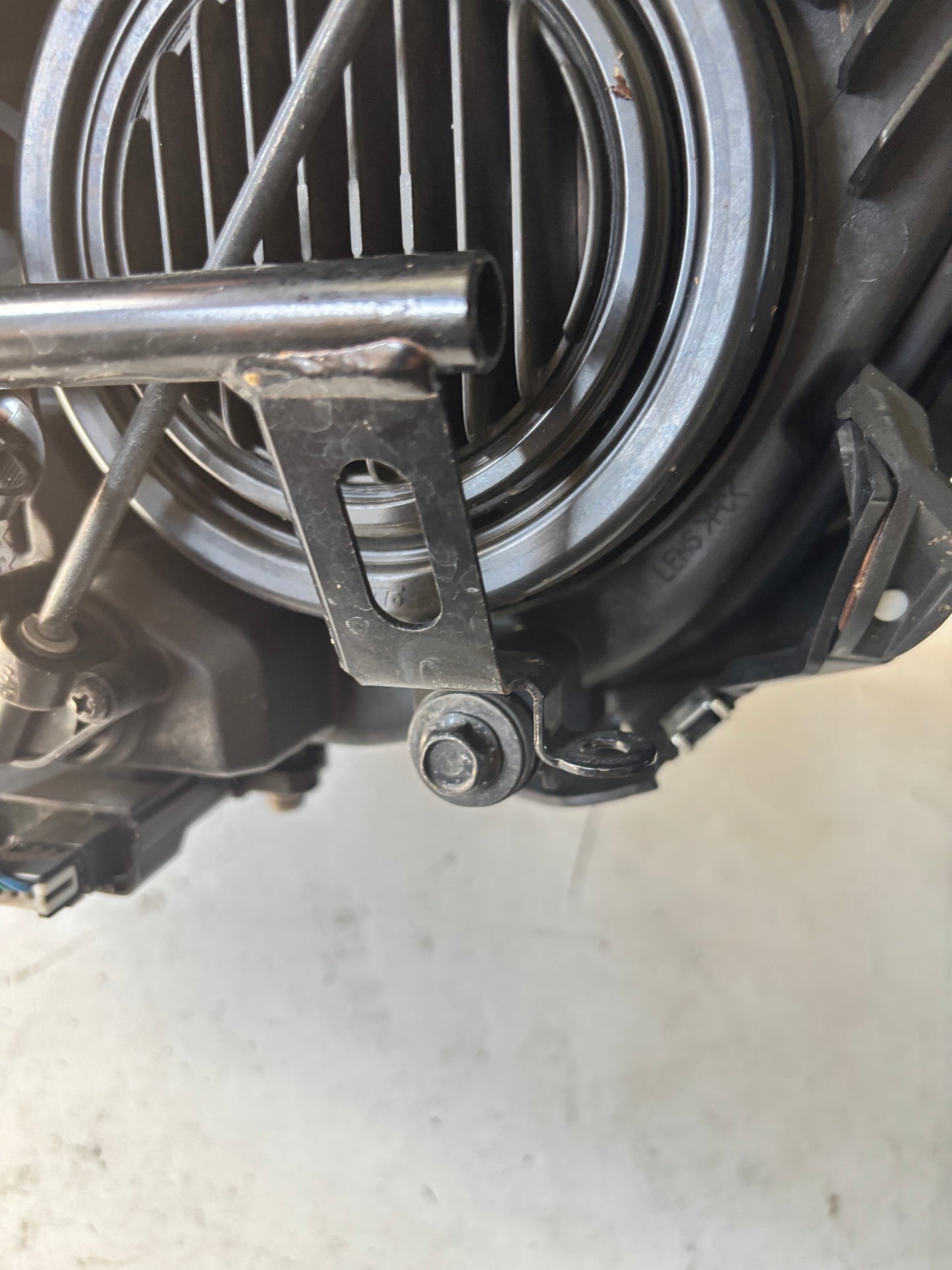 Verkleidungshalterung Spinnenoptik Scheinwerfer Yamaha Tracer 900 2015 bis 2017