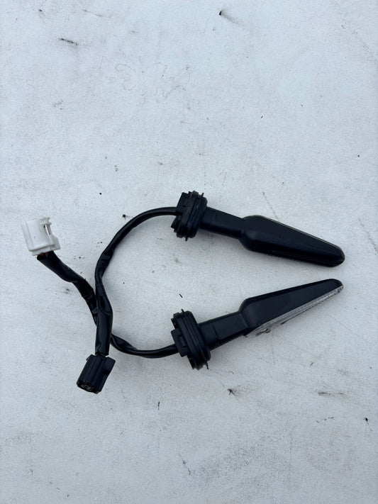 Clignotant avant Yamaha mt 07 / tracer 700 2021/2025