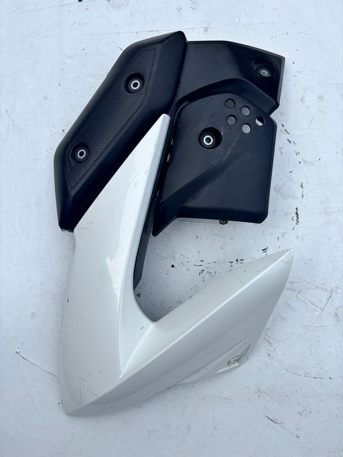 Carénage protection écope droite Yamaha Xj6 2009 à 2016