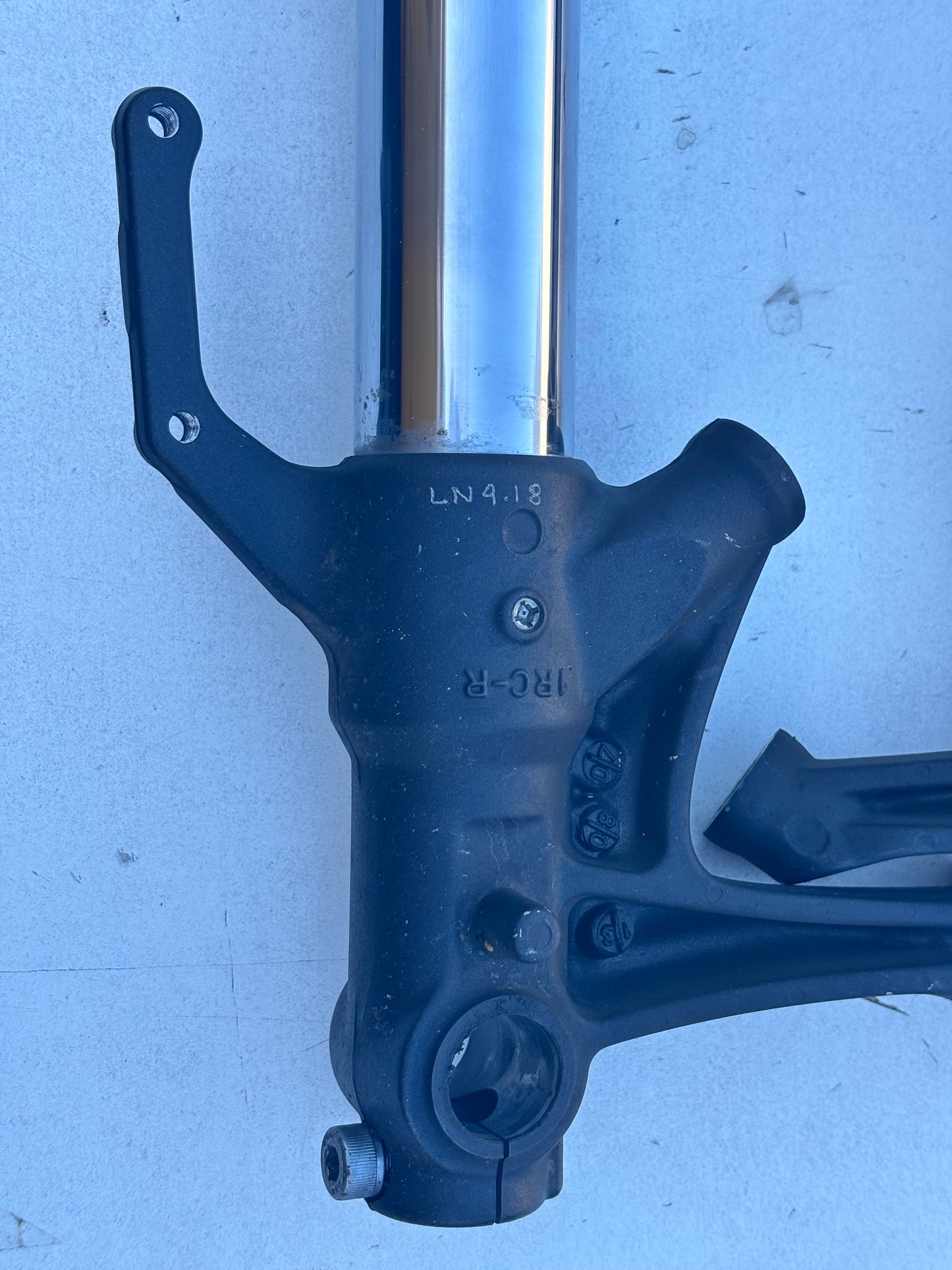 Fourche yamaha mt 09 2013-2016 sans abs