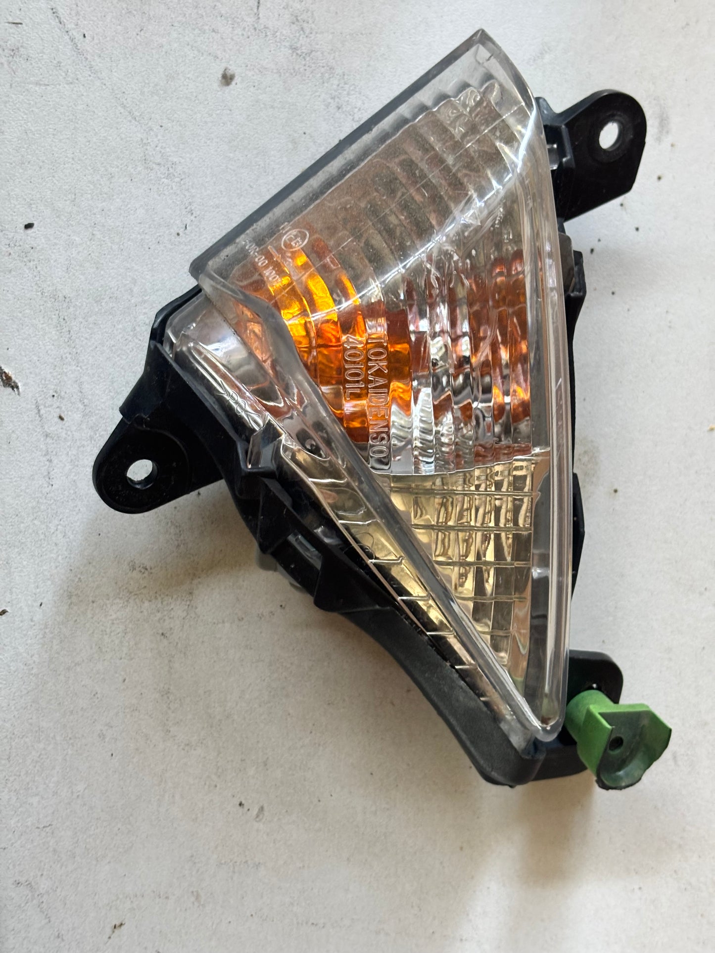 Clignotant droit  Kawasaki zx6r 2009/2012
