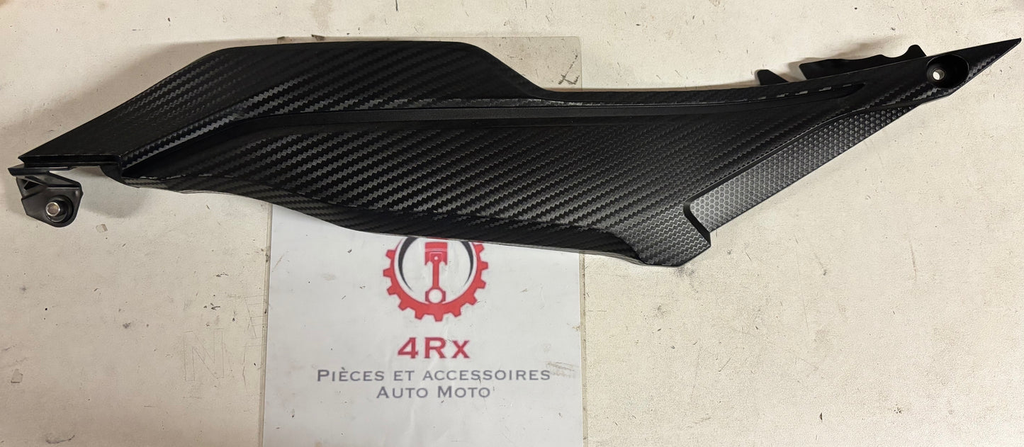 Cache latérale réservoir gauche  yamaha tracer 900 2015/2017 2PP241290100