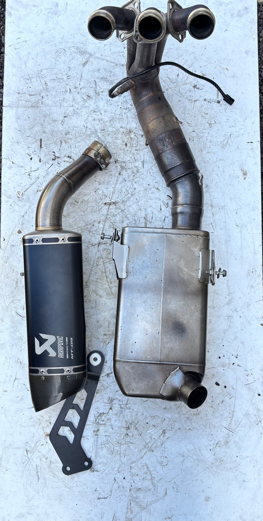 Ligne échappement akrapovic HOMOLOGUÉ yamaha mt 09 2021-2024 90798-32413-00
