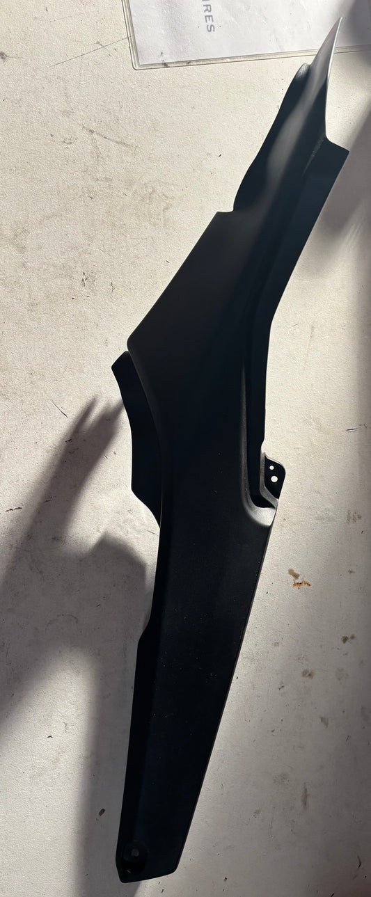 Rechte Untersitzschutzverkleidung Yamaha r7 2021-2024 BEB 2171M